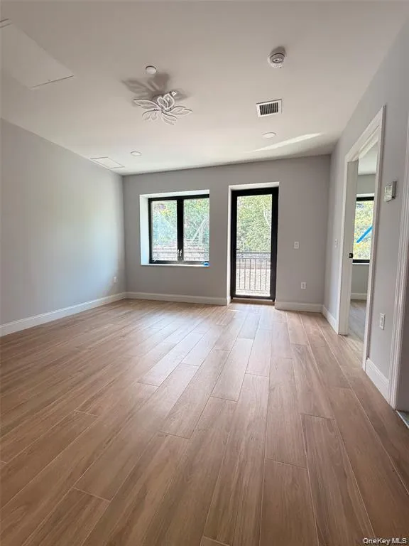132-25 41 Avenue, New York, NY, 1 Bedroom Bedrooms, 3 Rooms Rooms,1 BathroomBathrooms,Residential,For Rent,41,0,1053027 132-25 41 Avenue, New York, NY, 1 Bedroom Bedrooms, 3 Rooms Rooms,1 BathroomBathrooms,Residential,For Rent,41,0,1053027