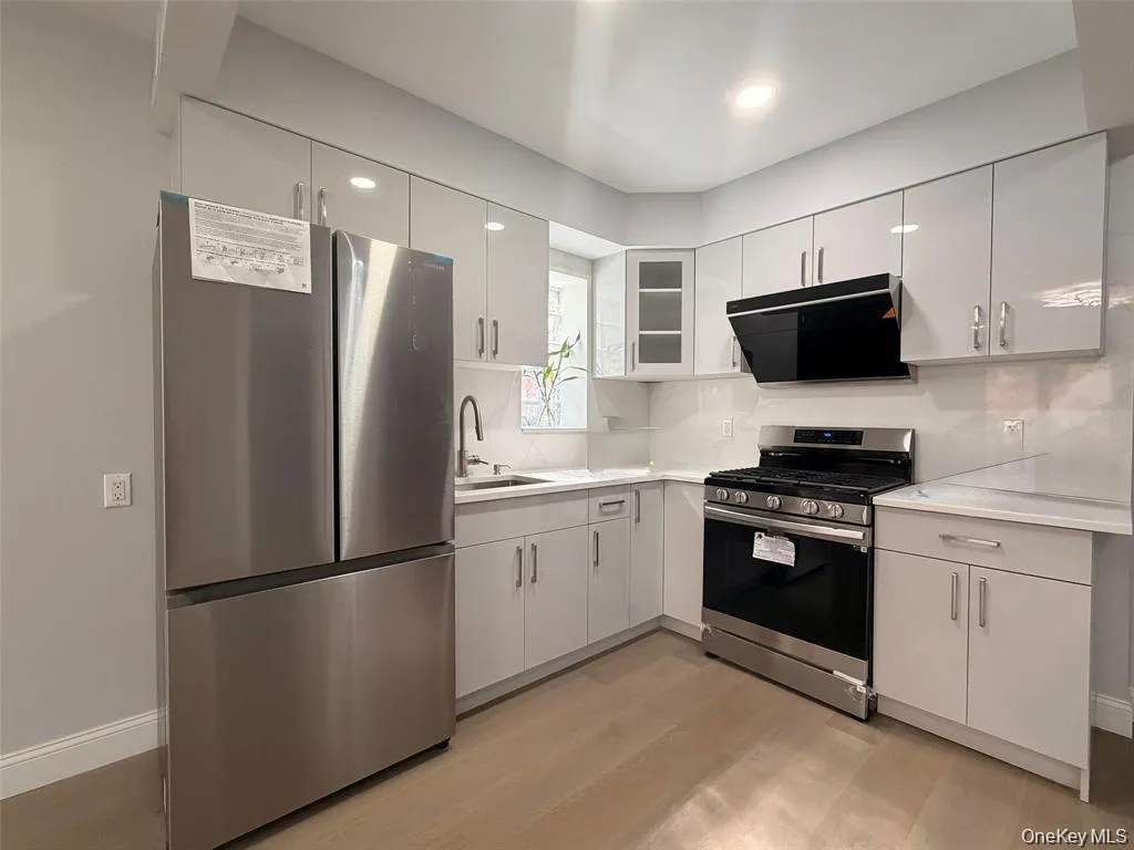132-25 41 Avenue, New York, NY, 1 Bedroom Bedrooms, 3 Rooms Rooms,1 BathroomBathrooms,Residential,For Rent,41,0,1053029 132-25 41 Avenue, New York, NY, 1 Bedroom Bedrooms, 3 Rooms Rooms,1 BathroomBathrooms,Residential,For Rent,41,0,1053029
