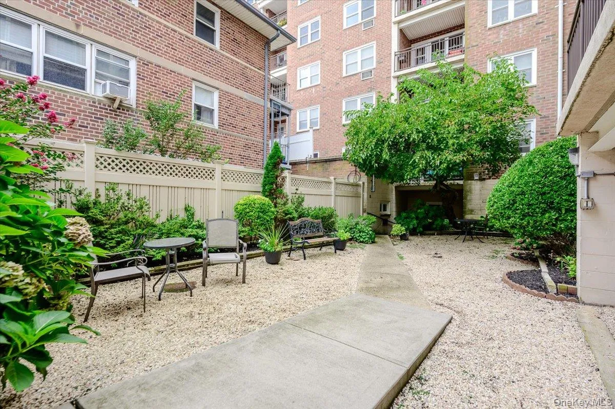 740 Broadway, Long Beach, NY, 1 Bedroom Bedrooms, 4 Rooms Rooms,1 BathroomBathrooms,Residential,For Rent,Broadway,0,1053035 740 Broadway, Long Beach, NY, 1 Bedroom Bedrooms, 4 Rooms Rooms,1 BathroomBathrooms,Residential,For Rent,Broadway,0,1053035