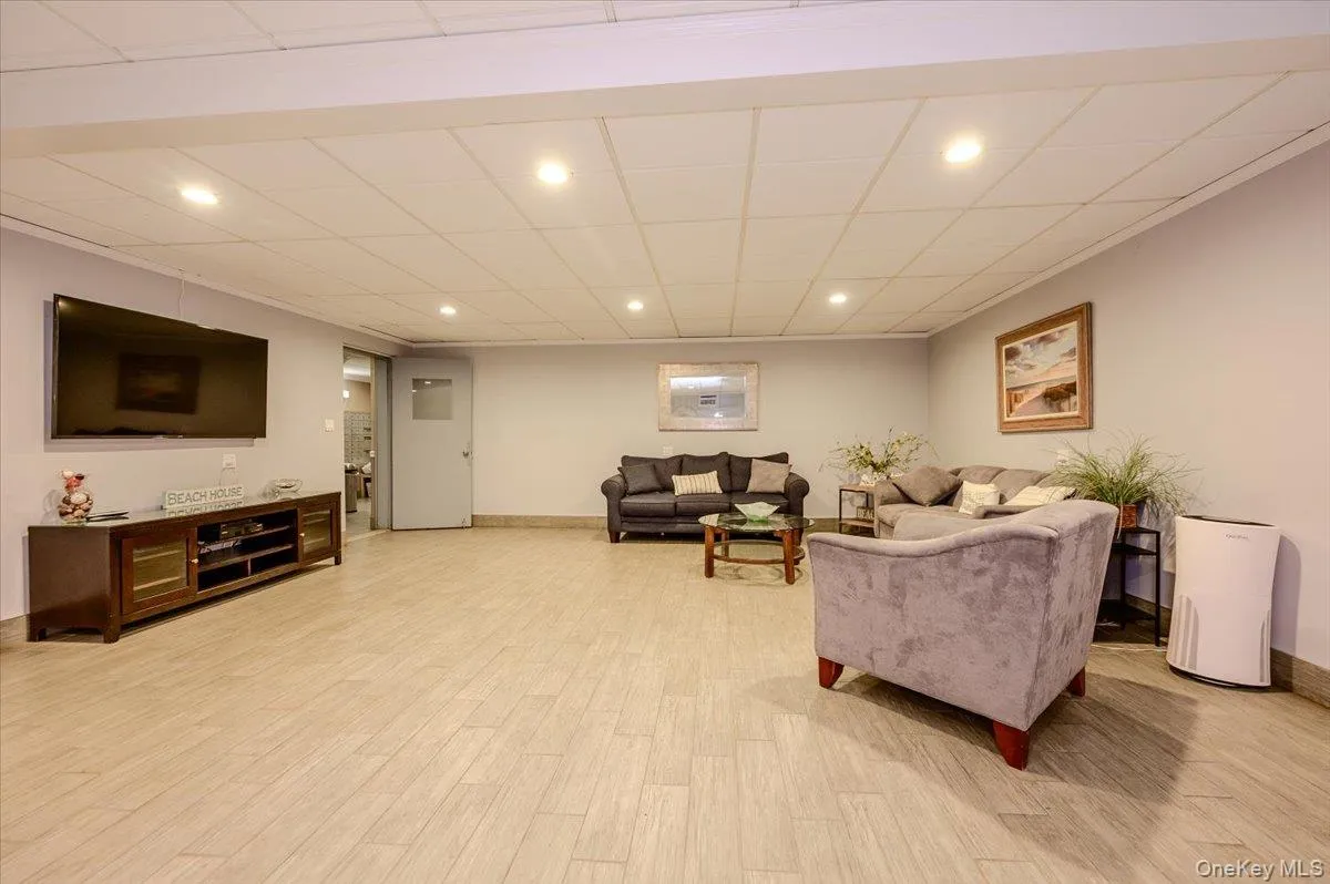 740 Broadway, Long Beach, NY, 1 Bedroom Bedrooms, 4 Rooms Rooms,1 BathroomBathrooms,Residential,For Rent,Broadway,0,1053035 740 Broadway, Long Beach, NY, 1 Bedroom Bedrooms, 4 Rooms Rooms,1 BathroomBathrooms,Residential,For Rent,Broadway,0,1053035