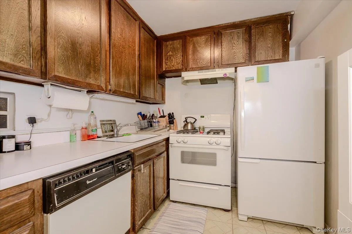 740 Broadway, Long Beach, NY, 1 Bedroom Bedrooms, 4 Rooms Rooms,1 BathroomBathrooms,Residential,For Rent,Broadway,0,1053035 740 Broadway, Long Beach, NY, 1 Bedroom Bedrooms, 4 Rooms Rooms,1 BathroomBathrooms,Residential,For Rent,Broadway,0,1053035