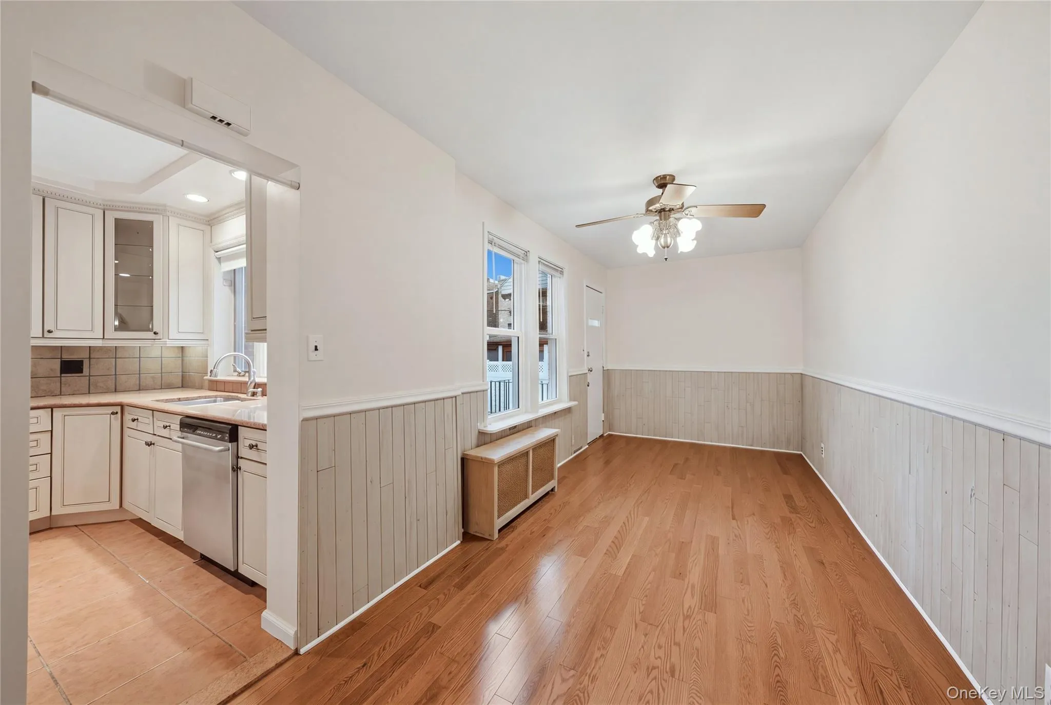 64-62 82nd Place, New York, NY, 3 Bedrooms Bedrooms, 7 Rooms Rooms,2 BathroomsBathrooms,Residential,For Rent,82nd,0,1053042 64-62 82nd Place, New York, NY, 3 Bedrooms Bedrooms, 7 Rooms Rooms,2 BathroomsBathrooms,Residential,For Rent,82nd,0,1053042