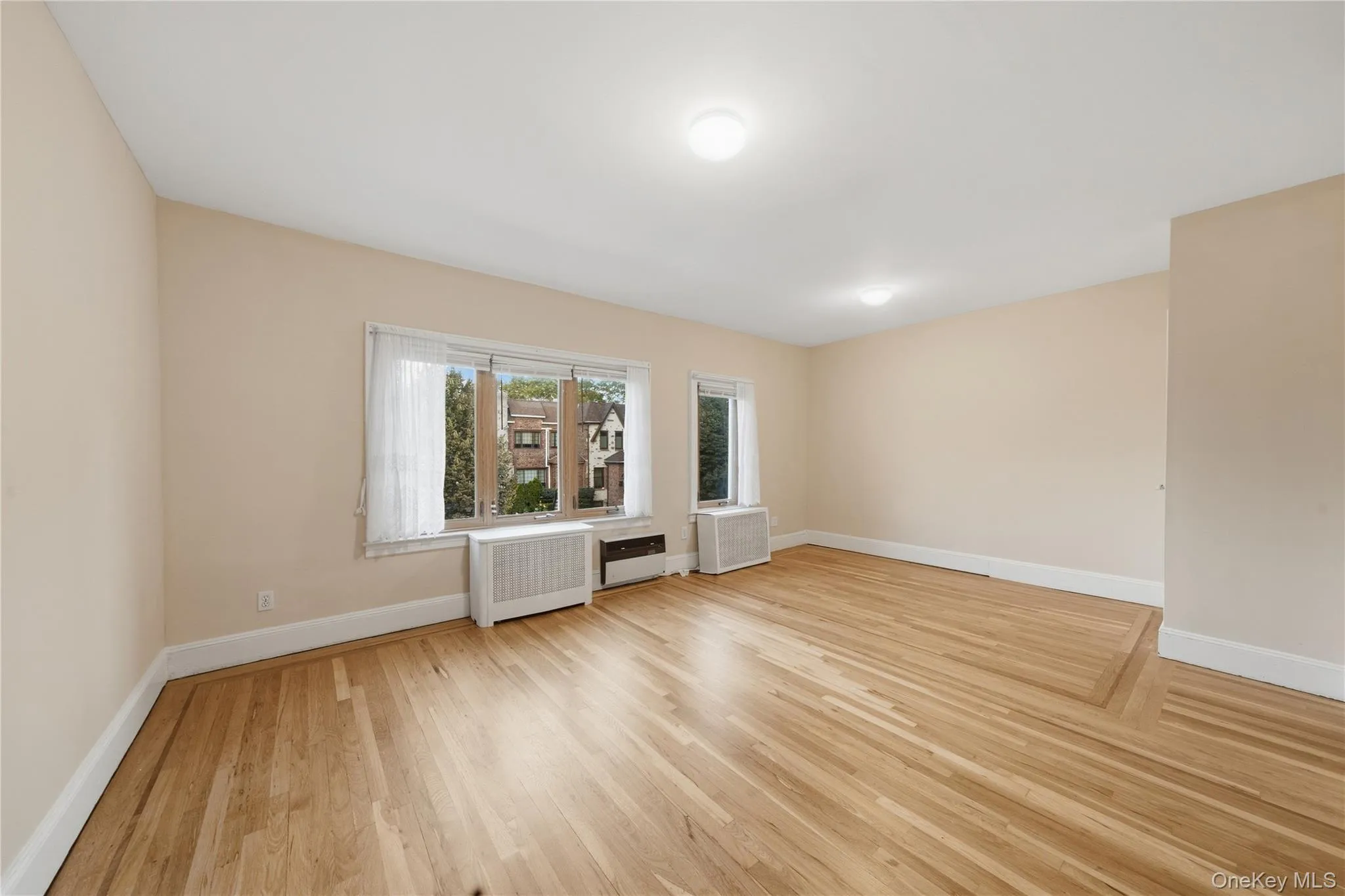 64-62 82nd Place, New York, NY, 3 Bedrooms Bedrooms, 7 Rooms Rooms,2 BathroomsBathrooms,Residential,For Rent,82nd,0,1053042 64-62 82nd Place, New York, NY, 3 Bedrooms Bedrooms, 7 Rooms Rooms,2 BathroomsBathrooms,Residential,For Rent,82nd,0,1053042
