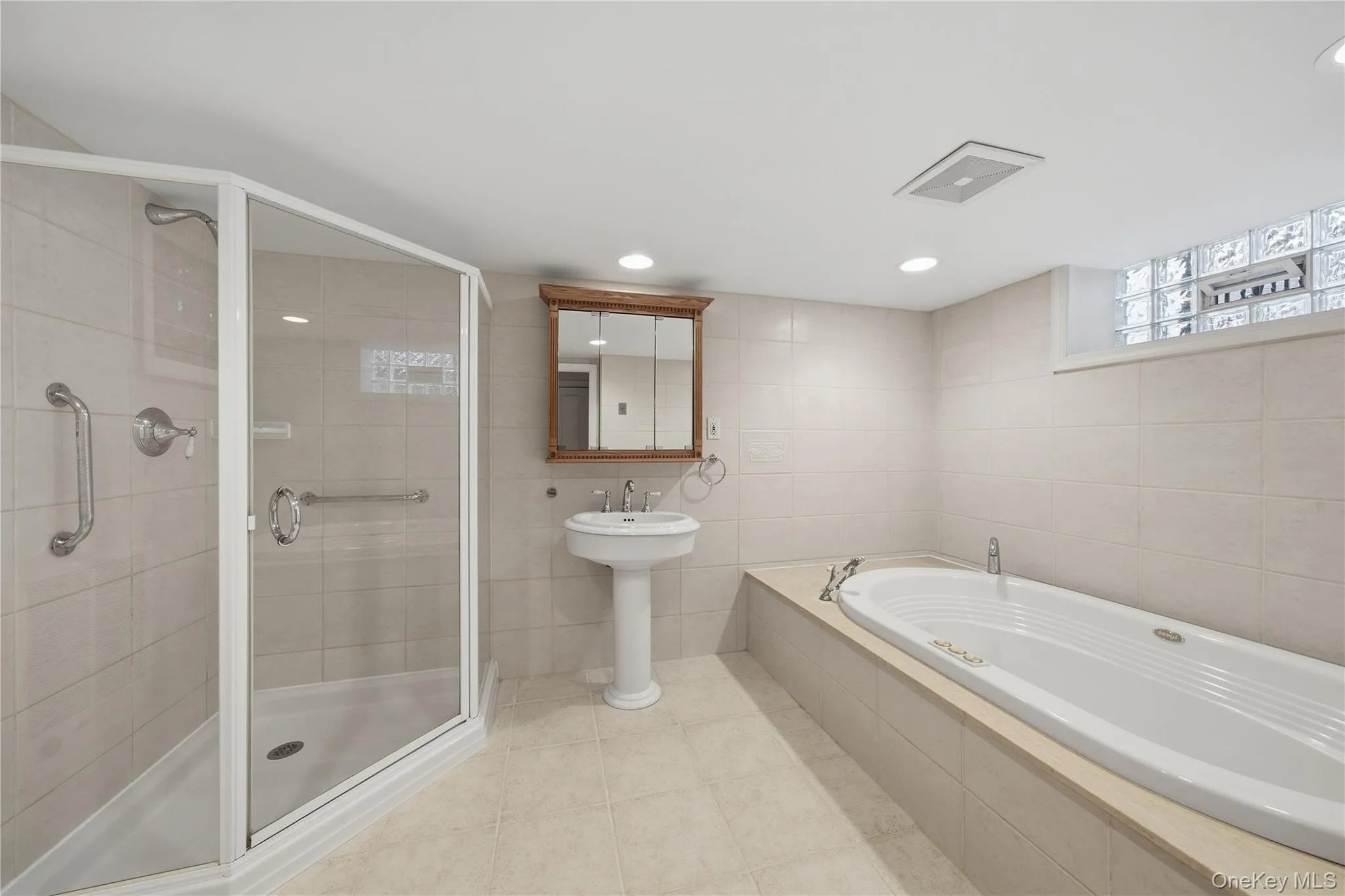 64-62 82nd Place, New York, NY, 3 Bedrooms Bedrooms, 7 Rooms Rooms,2 BathroomsBathrooms,Residential,For Rent,82nd,0,1053042 64-62 82nd Place, New York, NY, 3 Bedrooms Bedrooms, 7 Rooms Rooms,2 BathroomsBathrooms,Residential,For Rent,82nd,0,1053042