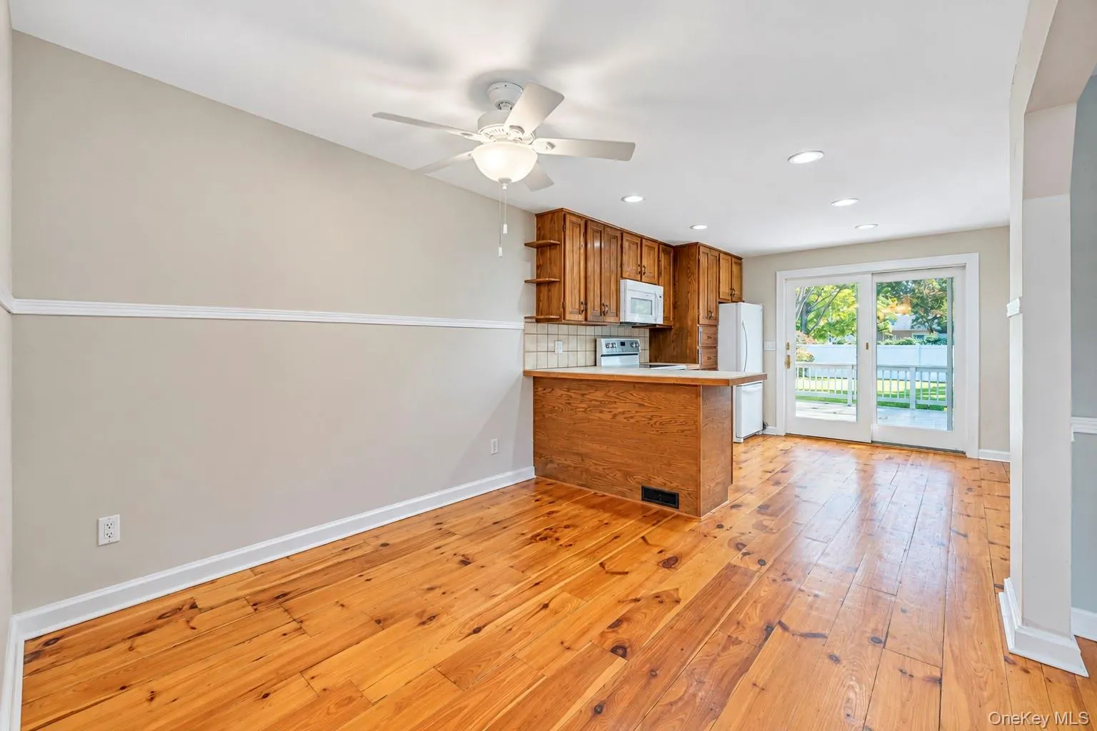 153 Juniper Avenue, Smithtown, NY, 3 Bedrooms Bedrooms, 6 Rooms Rooms,2 BathroomsBathrooms,Residential,For Rent,Juniper,0,1053050 153 Juniper Avenue, Smithtown, NY, 3 Bedrooms Bedrooms, 6 Rooms Rooms,2 BathroomsBathrooms,Residential,For Rent,Juniper,0,1053050