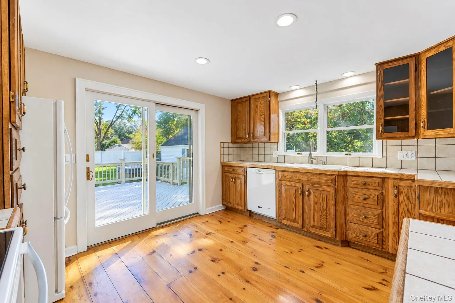 153 Juniper Avenue, Smithtown, NY, 3 Bedrooms Bedrooms, 6 Rooms Rooms,2 BathroomsBathrooms,Residential,For Rent,Juniper,0,1053050 153 Juniper Avenue, Smithtown, NY, 3 Bedrooms Bedrooms, 6 Rooms Rooms,2 BathroomsBathrooms,Residential,For Rent,Juniper,0,1053050