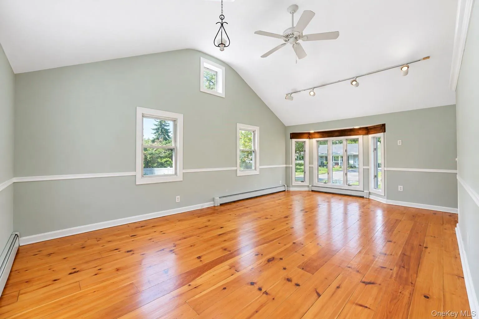 153 Juniper Avenue, Smithtown, NY, 3 Bedrooms Bedrooms, 6 Rooms Rooms,2 BathroomsBathrooms,Residential,For Rent,Juniper,0,1053050 153 Juniper Avenue, Smithtown, NY, 3 Bedrooms Bedrooms, 6 Rooms Rooms,2 BathroomsBathrooms,Residential,For Rent,Juniper,0,1053050