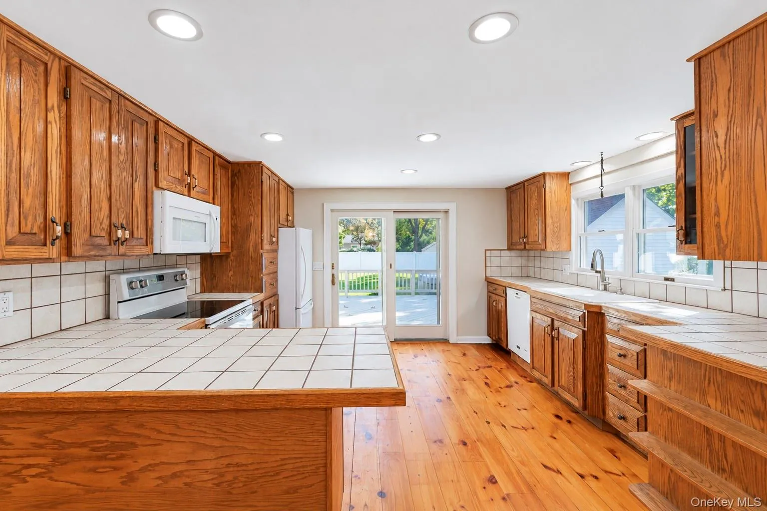 153 Juniper Avenue, Smithtown, NY, 3 Bedrooms Bedrooms, 6 Rooms Rooms,2 BathroomsBathrooms,Residential,For Rent,Juniper,0,1053050 153 Juniper Avenue, Smithtown, NY, 3 Bedrooms Bedrooms, 6 Rooms Rooms,2 BathroomsBathrooms,Residential,For Rent,Juniper,0,1053050