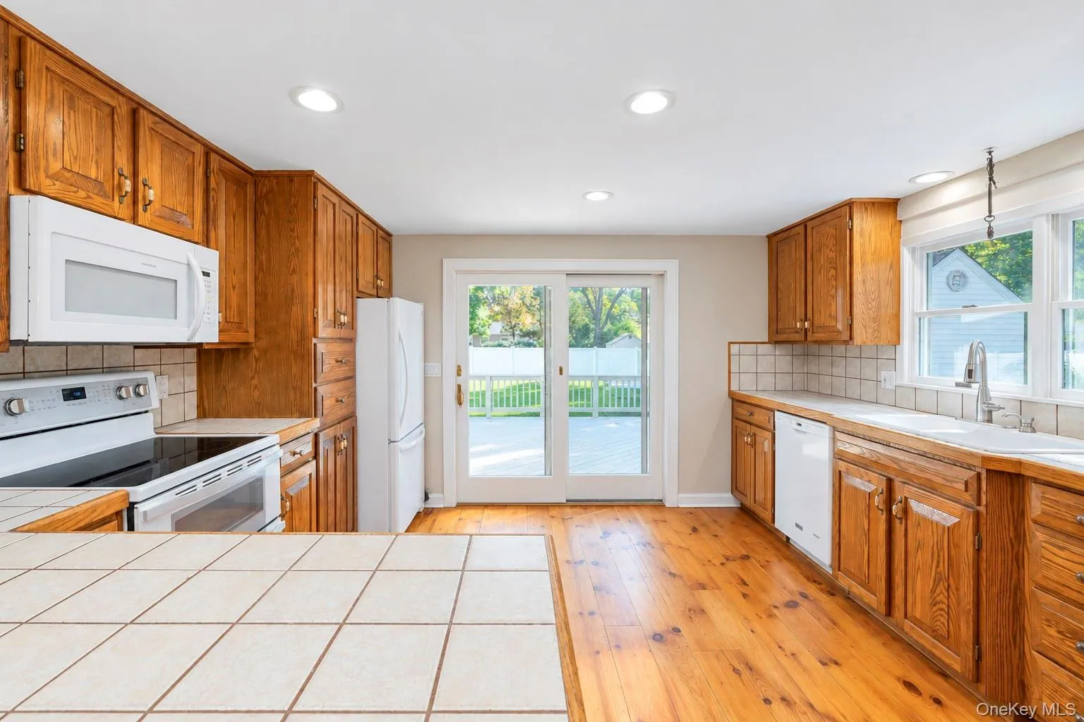 153 Juniper Avenue, Smithtown, NY, 3 Bedrooms Bedrooms, 6 Rooms Rooms,2 BathroomsBathrooms,Residential,For Rent,Juniper,0,1053050 153 Juniper Avenue, Smithtown, NY, 3 Bedrooms Bedrooms, 6 Rooms Rooms,2 BathroomsBathrooms,Residential,For Rent,Juniper,0,1053050