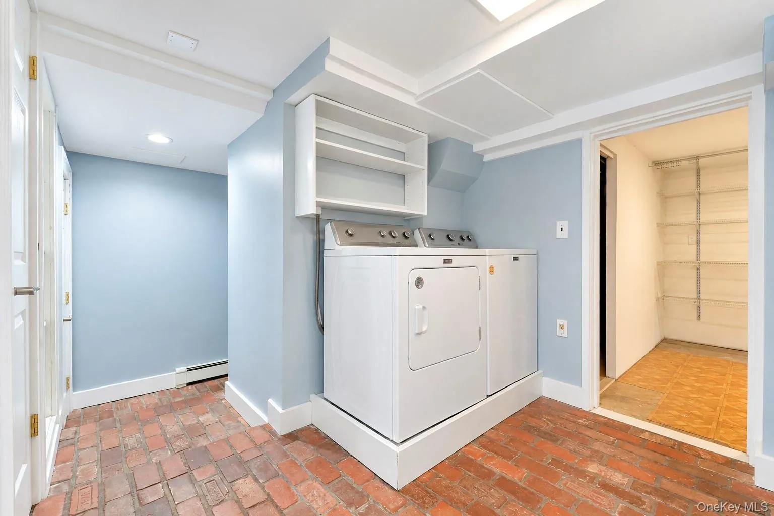 153 Juniper Avenue, Smithtown, NY, 3 Bedrooms Bedrooms, 6 Rooms Rooms,2 BathroomsBathrooms,Residential,For Rent,Juniper,0,1053050 153 Juniper Avenue, Smithtown, NY, 3 Bedrooms Bedrooms, 6 Rooms Rooms,2 BathroomsBathrooms,Residential,For Rent,Juniper,0,1053050