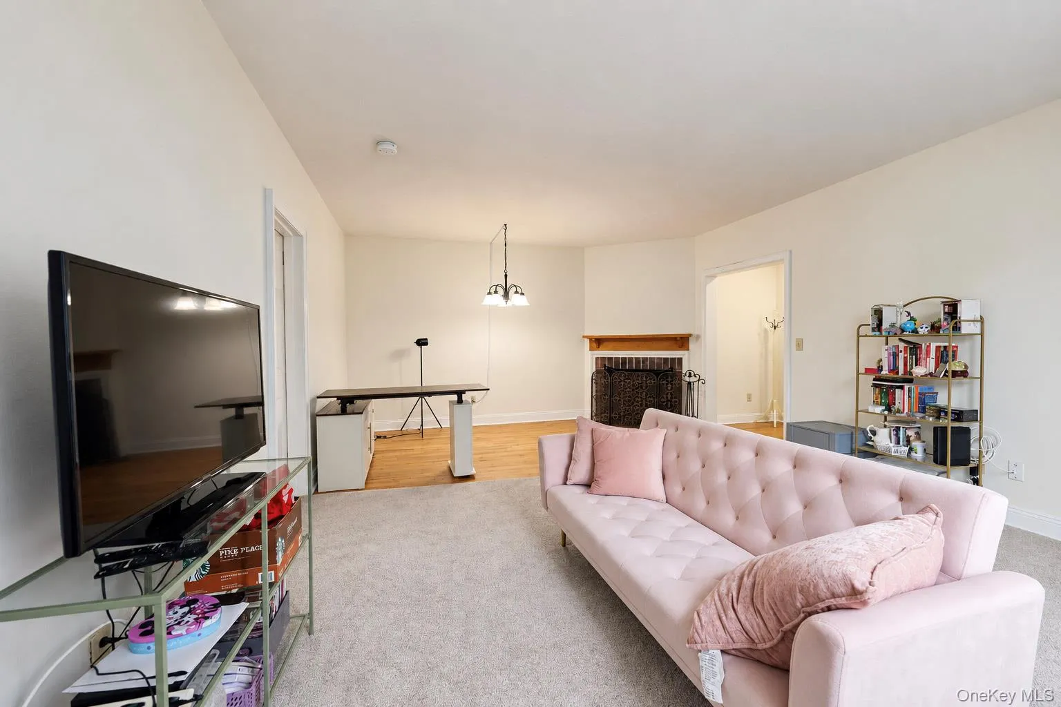 68 Hartsdale Avenue, Greenburgh, NY, 1 Bedroom Bedrooms, 4 Rooms Rooms,1 BathroomBathrooms,Residential,For Rent,Hartsdale,0,1053056 68 Hartsdale Avenue, Greenburgh, NY, 1 Bedroom Bedrooms, 4 Rooms Rooms,1 BathroomBathrooms,Residential,For Rent,Hartsdale,0,1053056