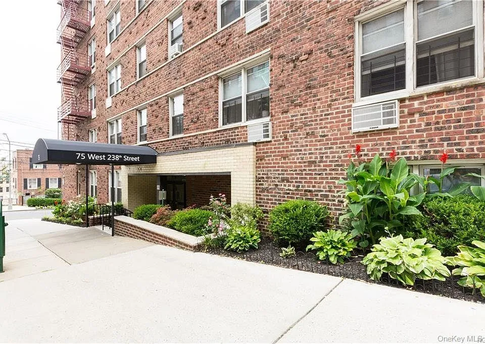 75 238th Street, New York, NY, 1 Bedroom Bedrooms, 3 Rooms Rooms,1 BathroomBathrooms,Residential,For Rent,238th,0,1053060 75 238th Street, New York, NY, 1 Bedroom Bedrooms, 3 Rooms Rooms,1 BathroomBathrooms,Residential,For Rent,238th,0,1053060