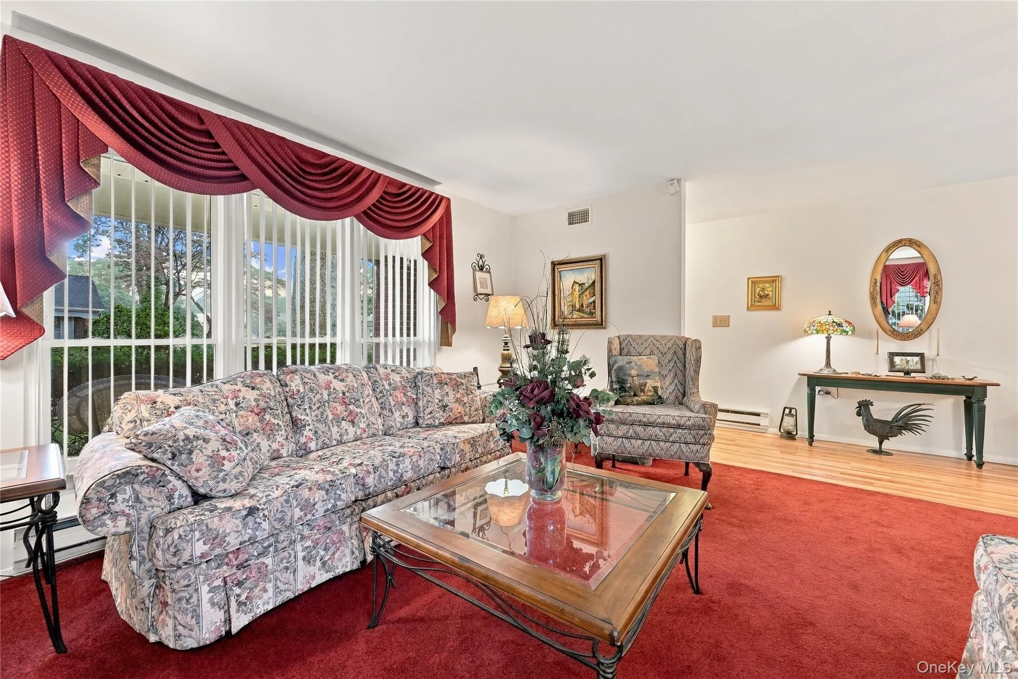 Oversized Living room for entertaining Oversized Living room for entertaining