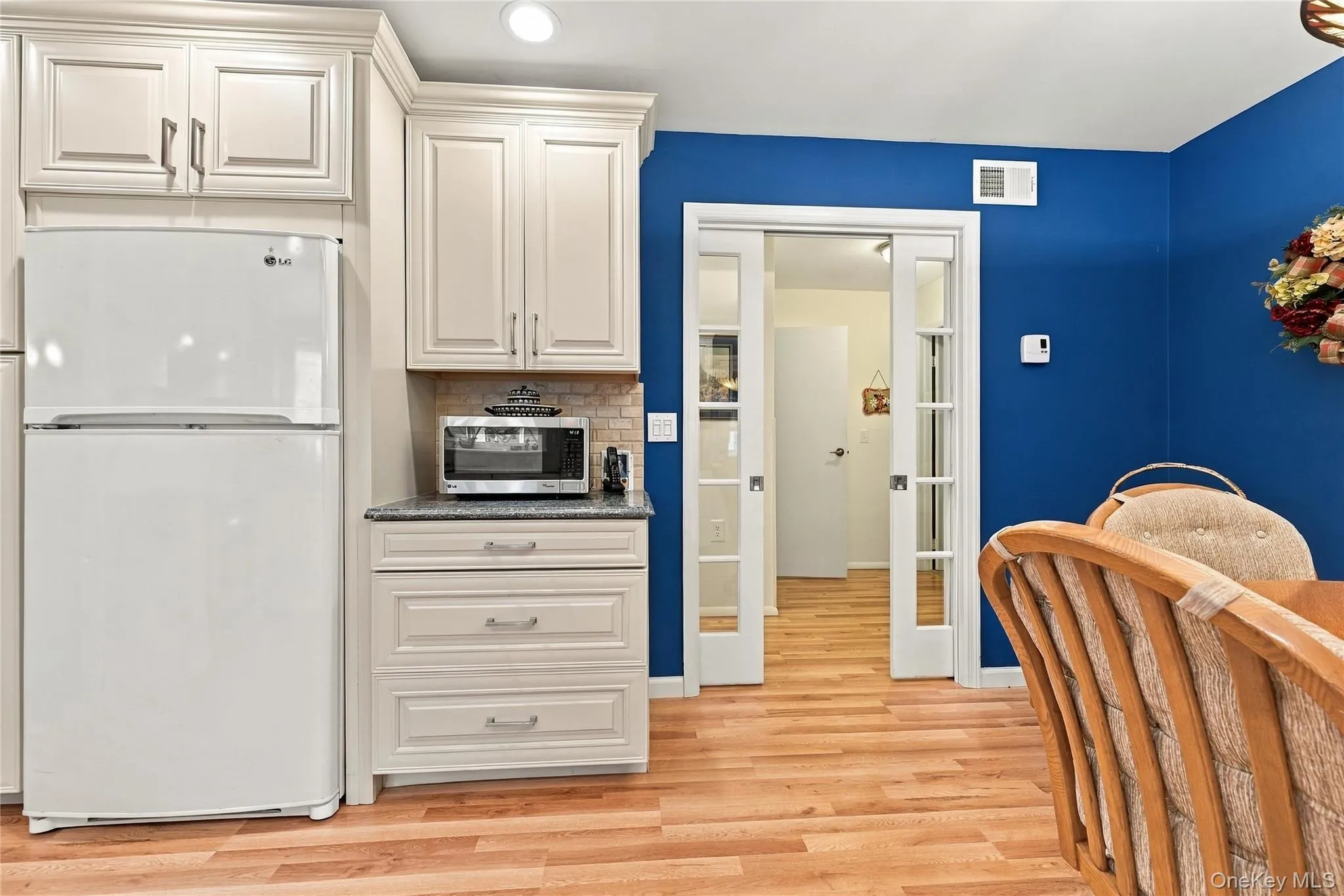Custom kitchen with pull outs , Pot drawers, corner Lazy Susan and more . Custom kitchen with pull outs , Pot drawers, corner Lazy Susan and more .