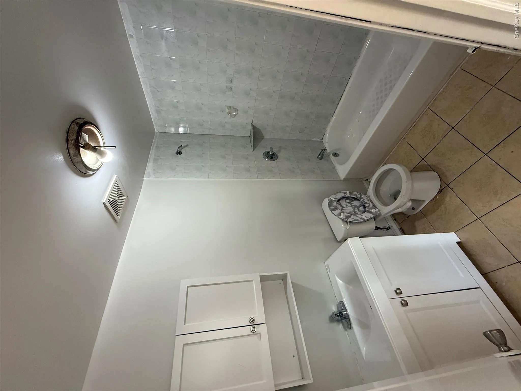 803 Astoria Boulevard, New York, NY, 2 Bedroom Bedrooms, 3 Room Rooms,2 BathroomBathrooms,Residential Lease,For Rent,Astoria,0,1053065 803 Astoria Boulevard, New York, NY, 2 Bedroom Bedrooms, 3 Room Rooms,2 BathroomBathrooms,Residential Lease,For Rent,Astoria,0,1053065