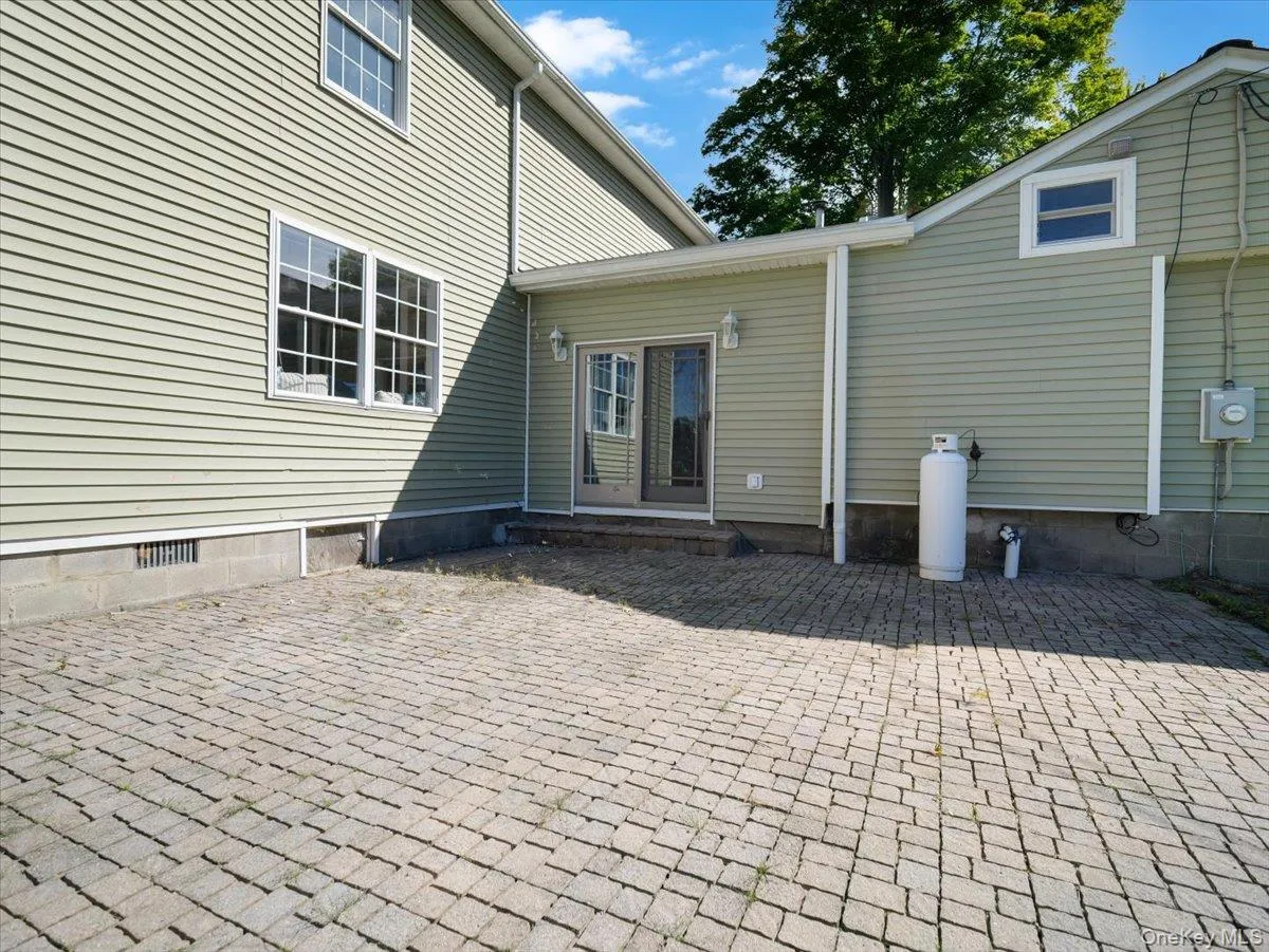 8 Acorn Drive, Montgomery, NY, 4 Bedrooms Bedrooms, 11 Rooms Rooms,3 BathroomsBathrooms,Residential,For Rent,Acorn,0,1053066 8 Acorn Drive, Montgomery, NY, 4 Bedrooms Bedrooms, 11 Rooms Rooms,3 BathroomsBathrooms,Residential,For Rent,Acorn,0,1053066