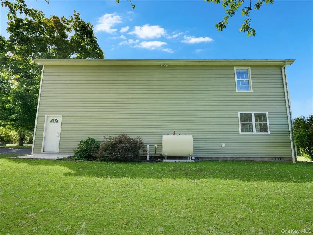 8 Acorn Drive, Montgomery, NY, 4 Bedrooms Bedrooms, 11 Rooms Rooms,3 BathroomsBathrooms,Residential,For Rent,Acorn,0,1053066 8 Acorn Drive, Montgomery, NY, 4 Bedrooms Bedrooms, 11 Rooms Rooms,3 BathroomsBathrooms,Residential,For Rent,Acorn,0,1053066