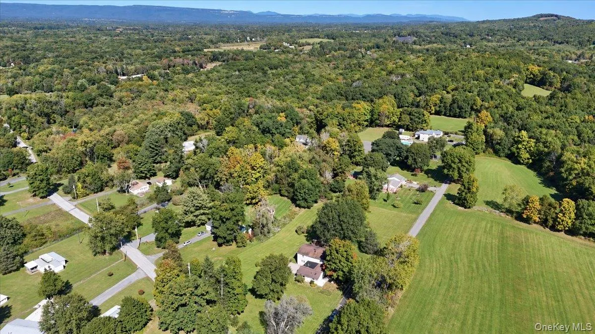 8 Acorn Drive, Montgomery, NY, 4 Bedrooms Bedrooms, 11 Rooms Rooms,3 BathroomsBathrooms,Residential,For Rent,Acorn,0,1053066 8 Acorn Drive, Montgomery, NY, 4 Bedrooms Bedrooms, 11 Rooms Rooms,3 BathroomsBathrooms,Residential,For Rent,Acorn,0,1053066