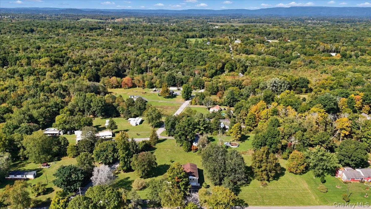 8 Acorn Drive, Montgomery, NY, 4 Bedrooms Bedrooms, 11 Rooms Rooms,3 BathroomsBathrooms,Residential,For Rent,Acorn,0,1053066 8 Acorn Drive, Montgomery, NY, 4 Bedrooms Bedrooms, 11 Rooms Rooms,3 BathroomsBathrooms,Residential,For Rent,Acorn,0,1053066