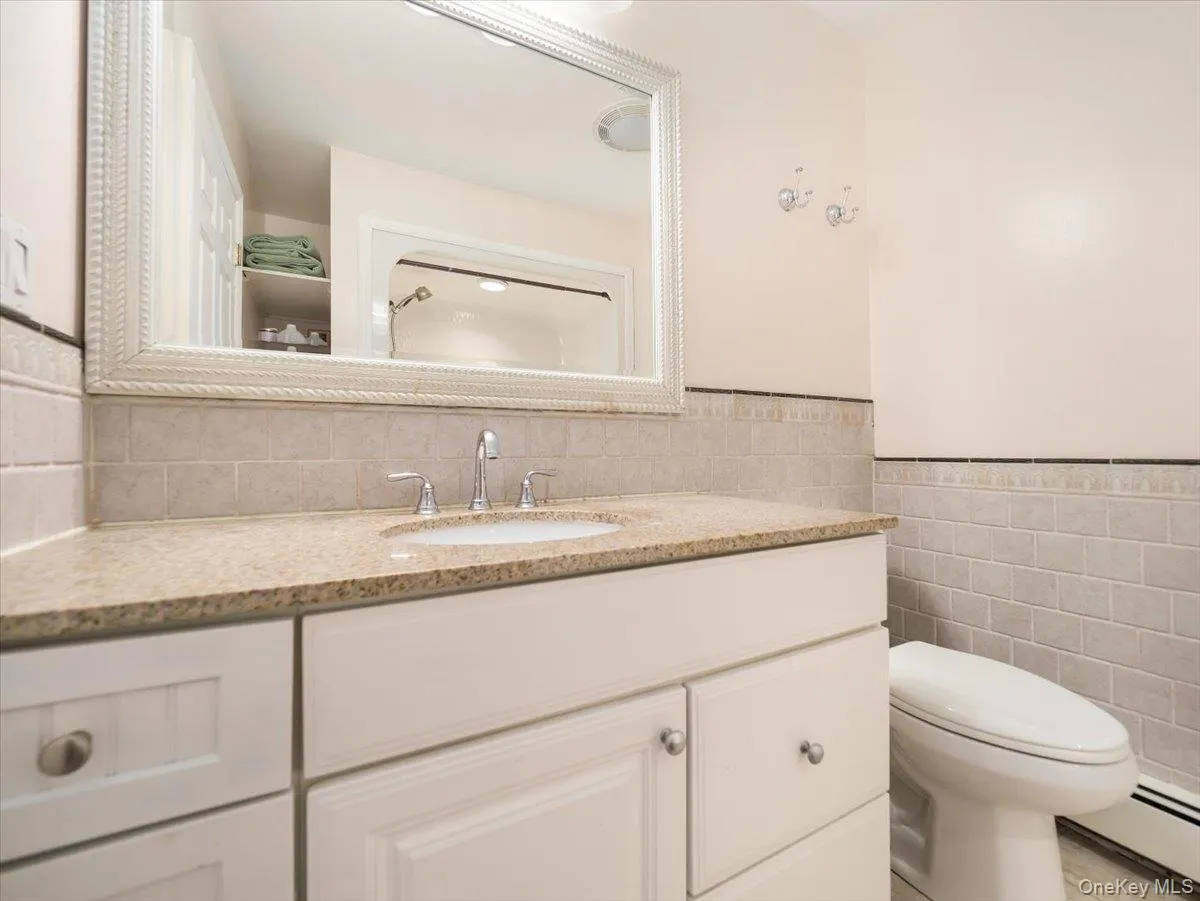 Full Hallway Bathroom Full Hallway Bathroom