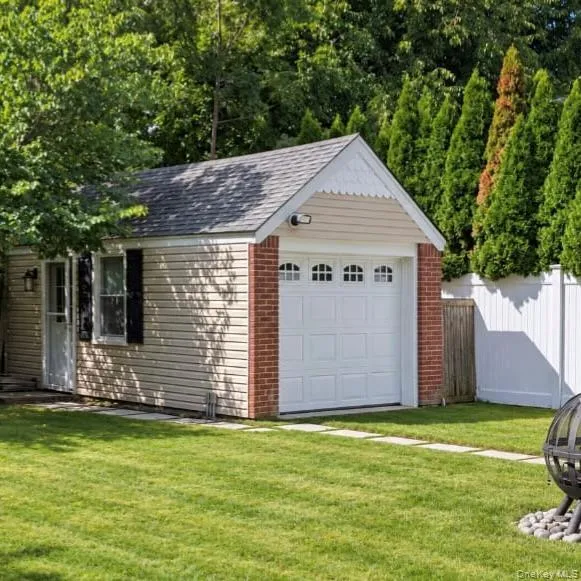 2 Windsor Place, Hempstead, NY, 4 Bedrooms Bedrooms, 6 Rooms Rooms,2 BathroomsBathrooms,Residential,For Rent,Windsor,0,1053067 2 Windsor Place, Hempstead, NY, 4 Bedrooms Bedrooms, 6 Rooms Rooms,2 BathroomsBathrooms,Residential,For Rent,Windsor,0,1053067