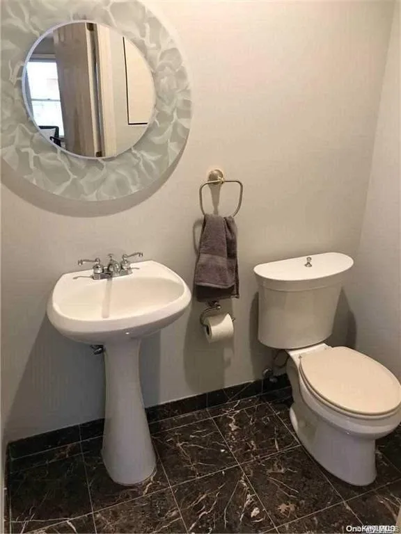 59 Sintsink Drive, North Hempstead, NY, 2 Bedrooms Bedrooms, 4 Rooms Rooms,1 BathroomBathrooms,Residential Lease,For Rent,Sintsink,0,1053068 59 Sintsink Drive, North Hempstead, NY, 2 Bedrooms Bedrooms, 4 Rooms Rooms,1 BathroomBathrooms,Residential Lease,For Rent,Sintsink,0,1053068