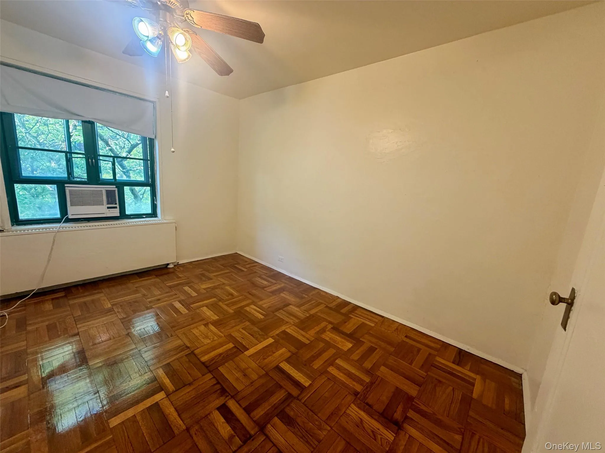 2049 Mc Graw Avenue, New York, NY, 3 Bedrooms Bedrooms, 5 Rooms Rooms,1 BathroomBathrooms,Residential,For Rent,Mc Graw,0,1053072 2049 Mc Graw Avenue, New York, NY, 3 Bedrooms Bedrooms, 5 Rooms Rooms,1 BathroomBathrooms,Residential,For Rent,Mc Graw,0,1053072