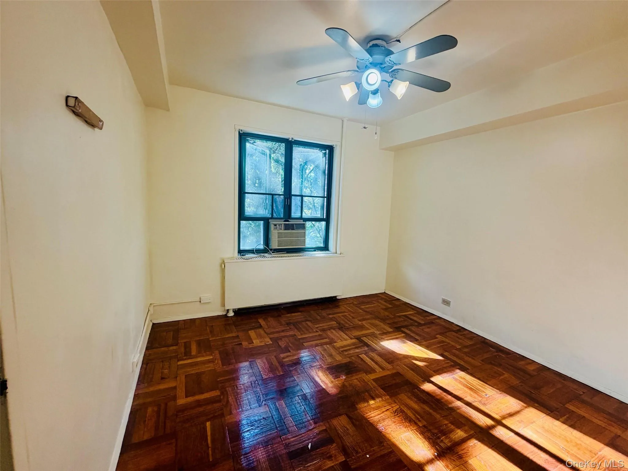 2049 Mc Graw Avenue, New York, NY, 3 Bedrooms Bedrooms, 5 Rooms Rooms,1 BathroomBathrooms,Residential,For Rent,Mc Graw,0,1053072 2049 Mc Graw Avenue, New York, NY, 3 Bedrooms Bedrooms, 5 Rooms Rooms,1 BathroomBathrooms,Residential,For Rent,Mc Graw,0,1053072