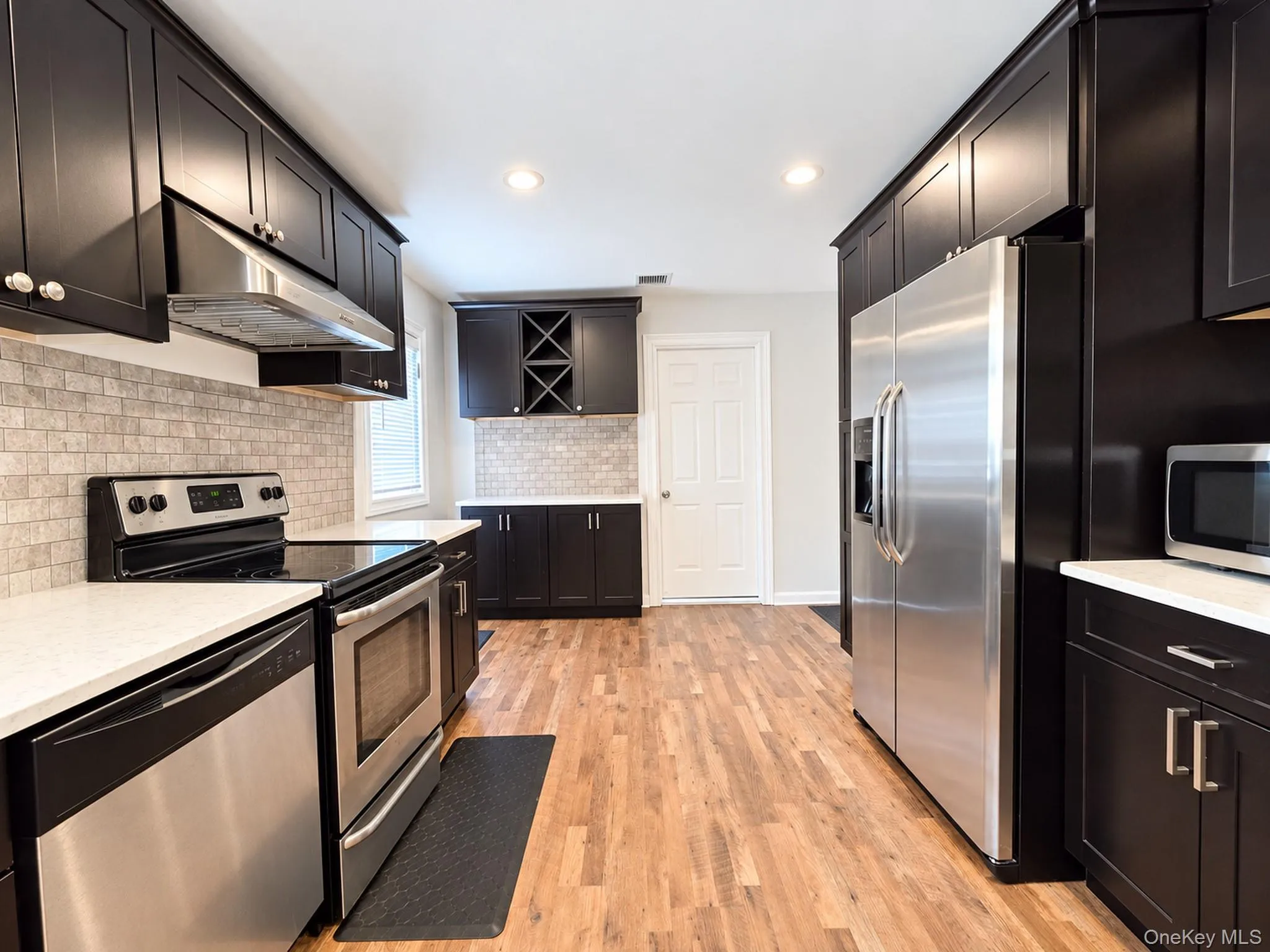 2 Teton Place, Brookhaven, NY, 4 Bedrooms Bedrooms, 9 Rooms Rooms,2 BathroomsBathrooms,Residential,For Rent,Teton,0,1053074 2 Teton Place, Brookhaven, NY, 4 Bedrooms Bedrooms, 9 Rooms Rooms,2 BathroomsBathrooms,Residential,For Rent,Teton,0,1053074