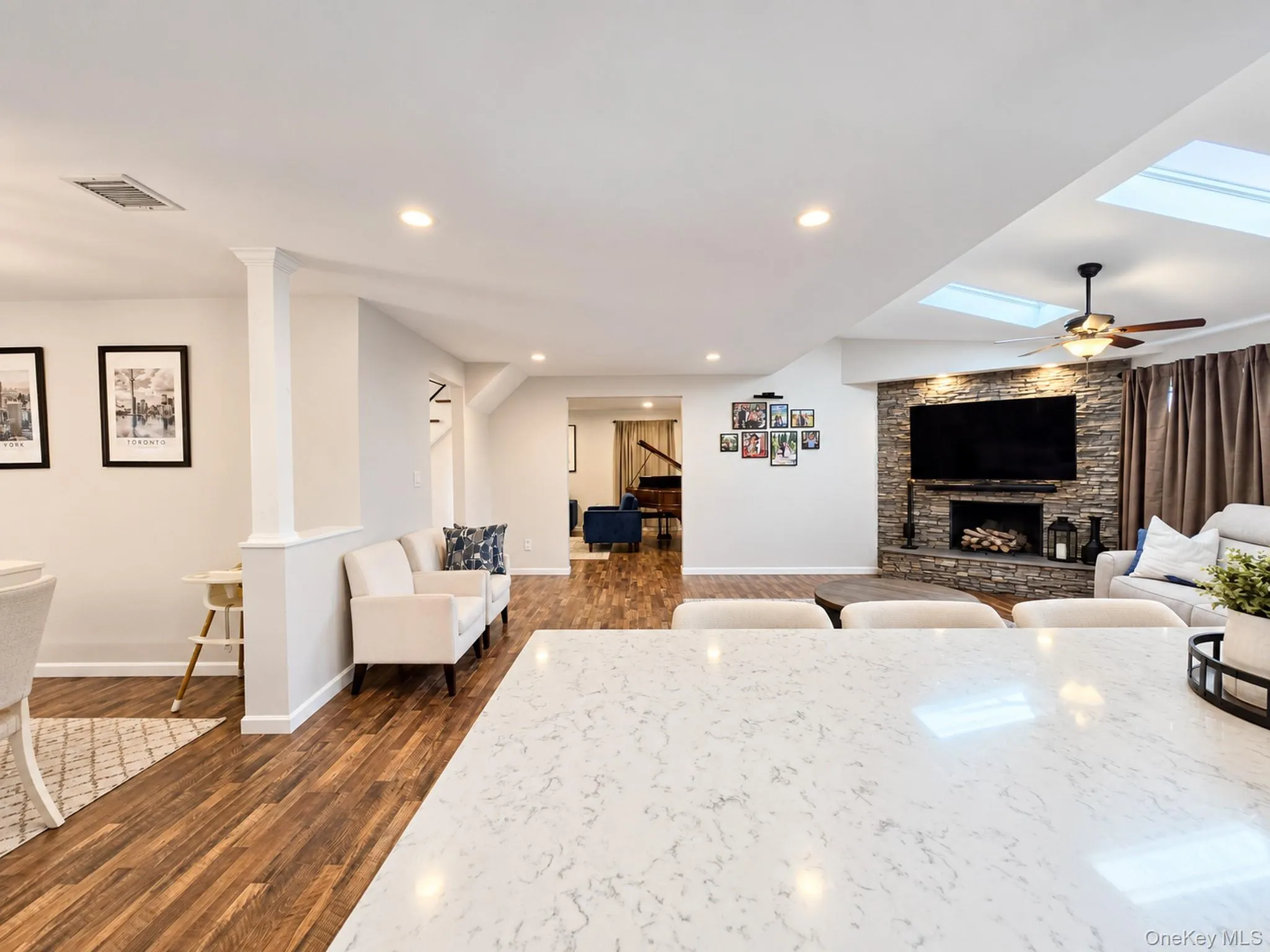 2 Teton Place, Brookhaven, NY, 4 Bedrooms Bedrooms, 9 Rooms Rooms,2 BathroomsBathrooms,Residential,For Rent,Teton,0,1053074 2 Teton Place, Brookhaven, NY, 4 Bedrooms Bedrooms, 9 Rooms Rooms,2 BathroomsBathrooms,Residential,For Rent,Teton,0,1053074