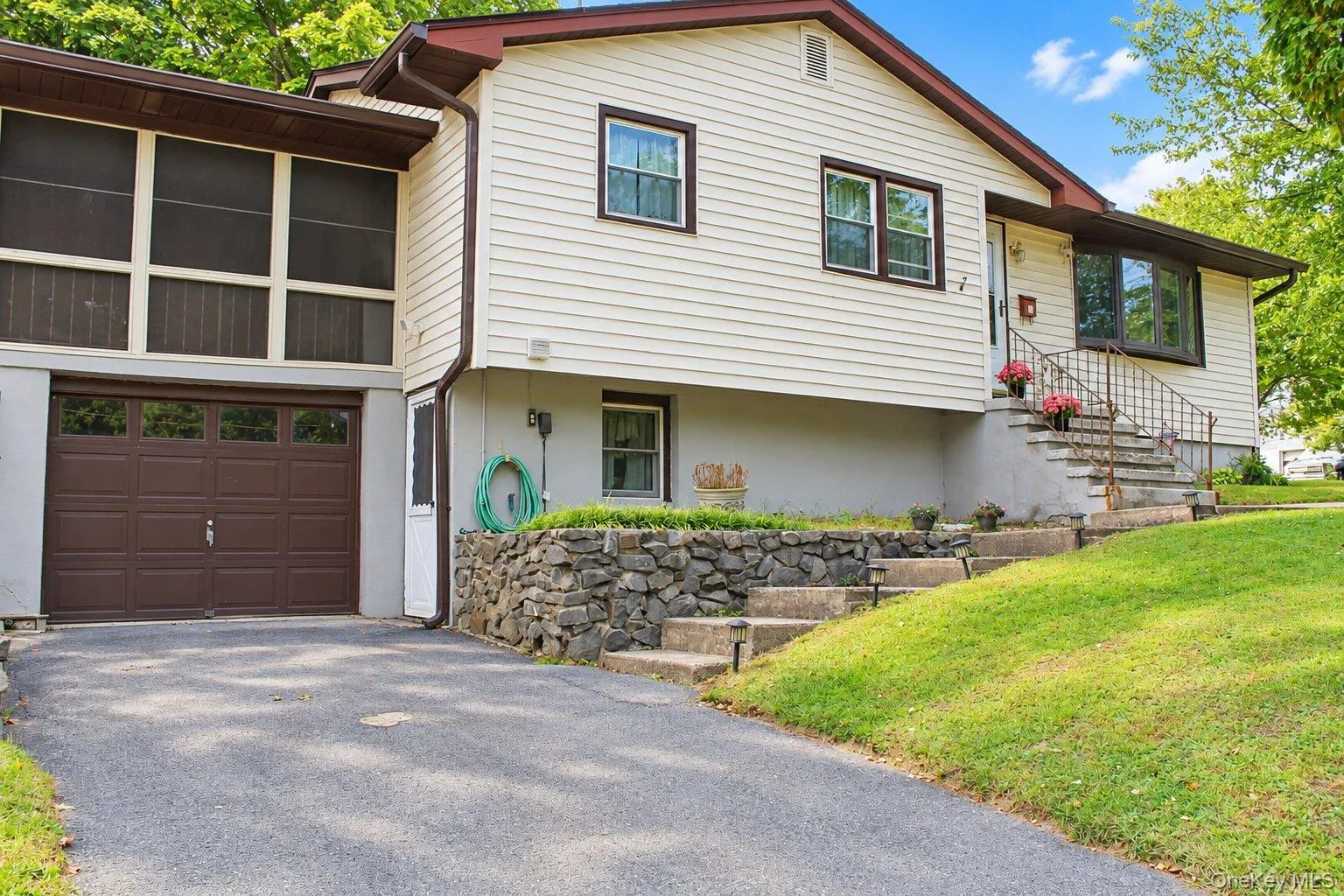 1 Timberly Drive, Goshen, NY, 5 Bedrooms Bedrooms, 11 Rooms Rooms,3 BathroomsBathrooms,Residential,For Rent,Timberly,0,1053075 1 Timberly Drive, Goshen, NY, 5 Bedrooms Bedrooms, 11 Rooms Rooms,3 BathroomsBathrooms,Residential,For Rent,Timberly,0,1053075