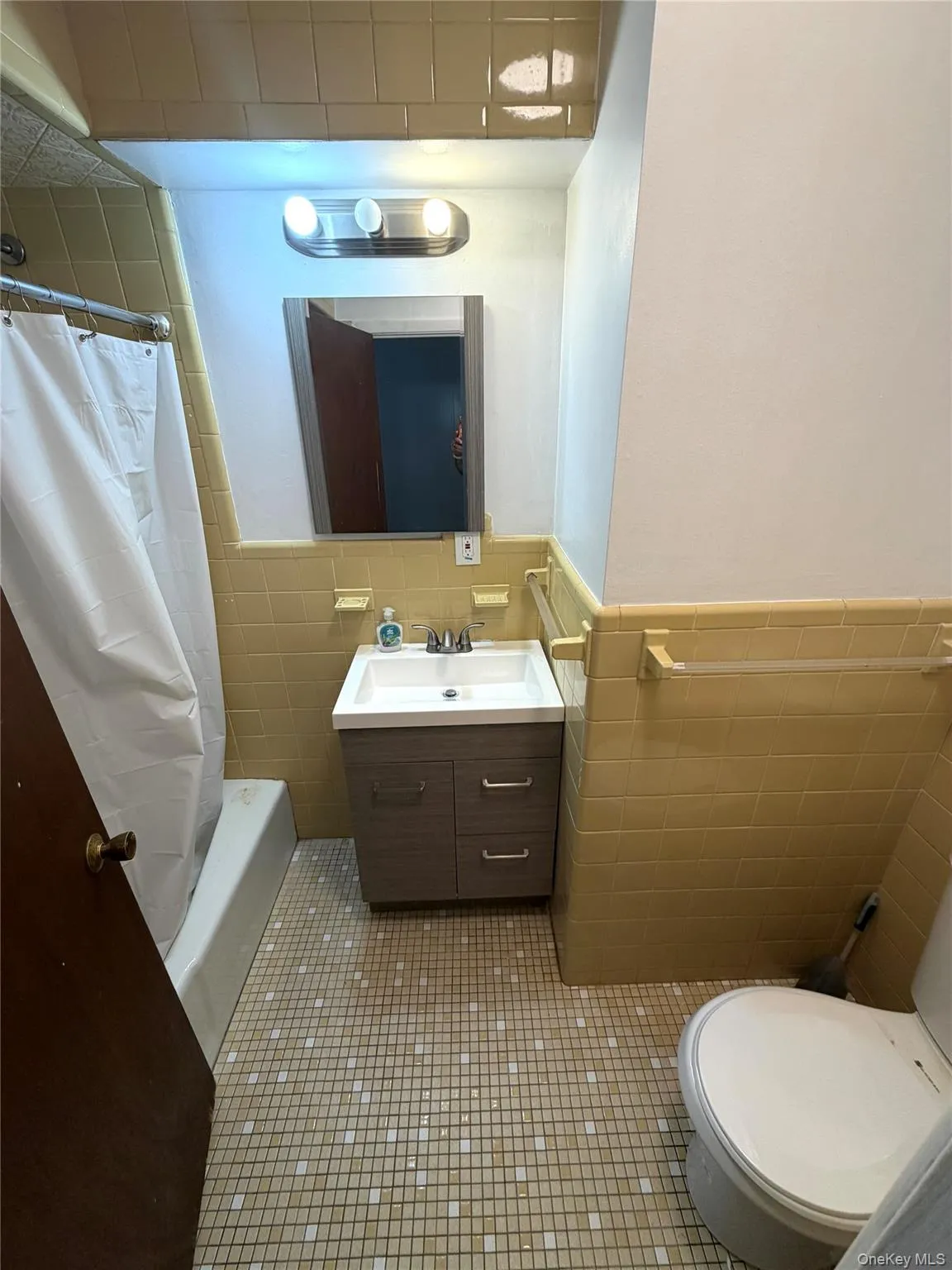 97 South Avenue, Poughkeepsie, NY, 1 Bedroom Bedrooms, 4 Room Rooms,1 BathroomBathrooms,Residential Lease,For Rent,South,0,1053076 97 South Avenue, Poughkeepsie, NY, 1 Bedroom Bedrooms, 4 Room Rooms,1 BathroomBathrooms,Residential Lease,For Rent,South,0,1053076