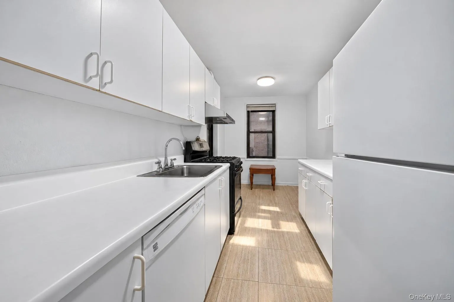 15040 71st Avenue, New York, NY, 1 Bedroom Bedrooms, 4 Rooms Rooms,1 BathroomBathrooms,Residential,For Rent,71st,0,1053082 15040 71st Avenue, New York, NY, 1 Bedroom Bedrooms, 4 Rooms Rooms,1 BathroomBathrooms,Residential,For Rent,71st,0,1053082