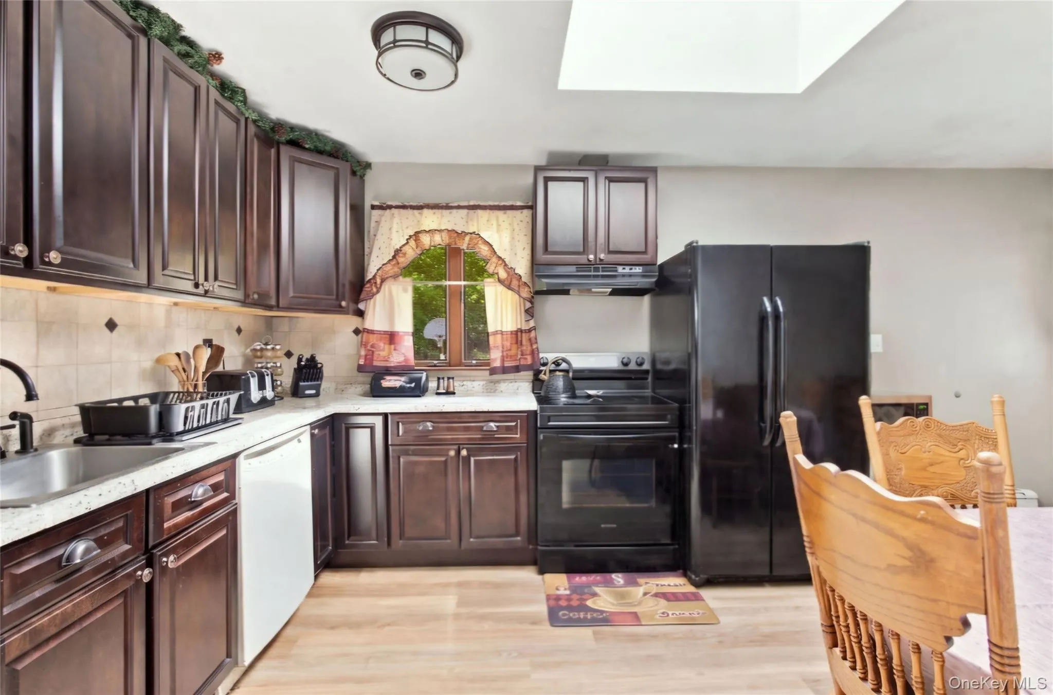 1024 Howells Road, Islip, NY, 2 Bedrooms Bedrooms, 7 Rooms Rooms,1 BathroomBathrooms,Residential,For Rent,Howells,0,1053085 1024 Howells Road, Islip, NY, 2 Bedrooms Bedrooms, 7 Rooms Rooms,1 BathroomBathrooms,Residential,For Rent,Howells,0,1053085