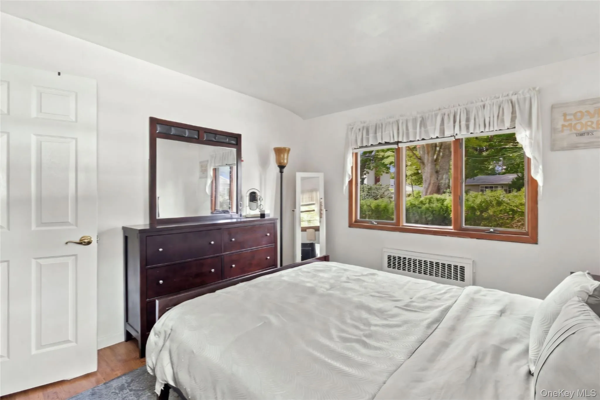 1024 Howells Road, Islip, NY, 2 Bedrooms Bedrooms, 7 Rooms Rooms,1 BathroomBathrooms,Residential,For Rent,Howells,0,1053085 1024 Howells Road, Islip, NY, 2 Bedrooms Bedrooms, 7 Rooms Rooms,1 BathroomBathrooms,Residential,For Rent,Howells,0,1053085