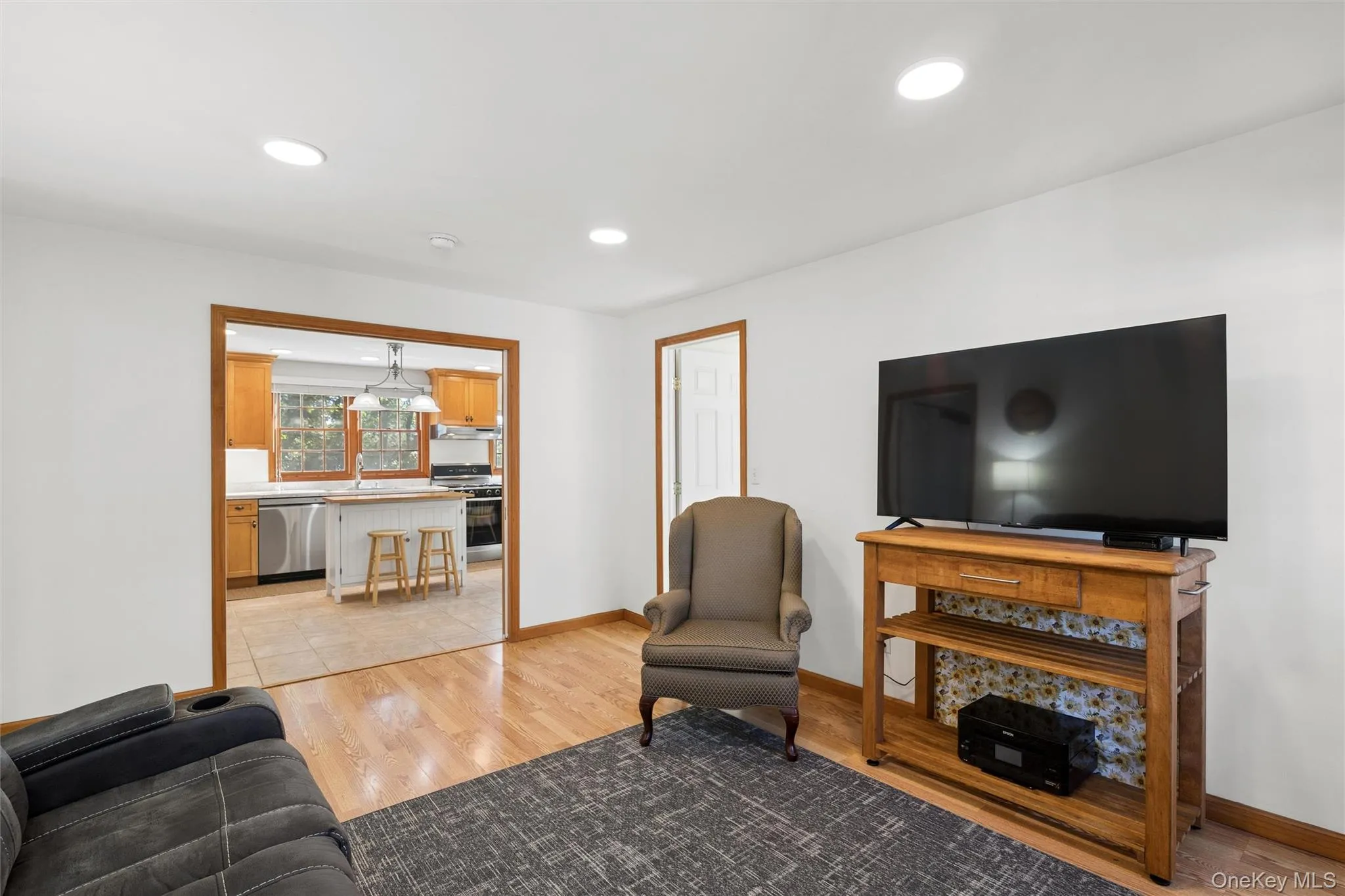 75 Champlin Avenue, Brookhaven, NY, 3 Bedrooms Bedrooms, 6 Rooms Rooms,1 BathroomBathrooms,Residential,For Rent,Champlin,0,1053093 75 Champlin Avenue, Brookhaven, NY, 3 Bedrooms Bedrooms, 6 Rooms Rooms,1 BathroomBathrooms,Residential,For Rent,Champlin,0,1053093