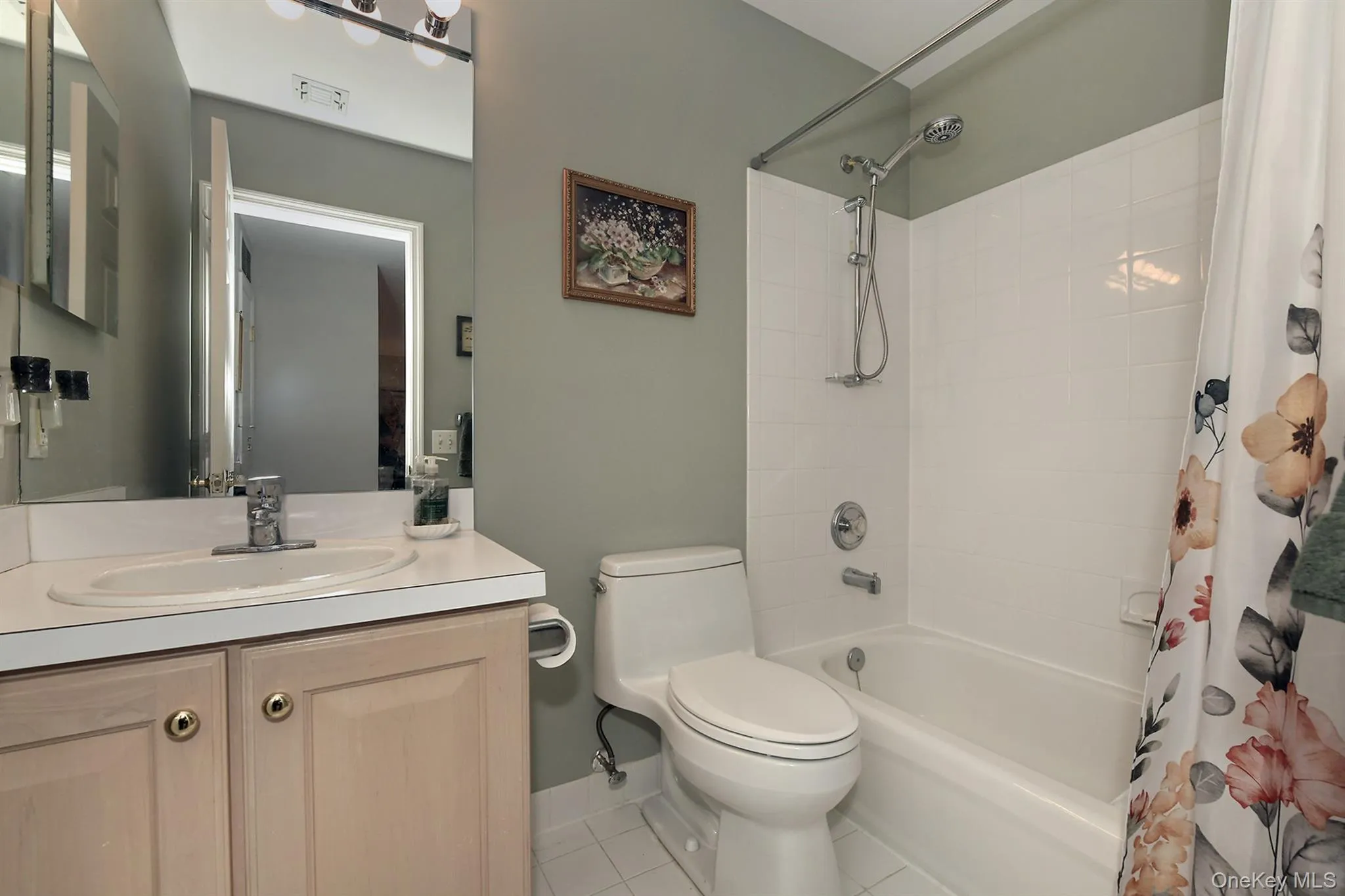 upstairs FULL bath upstairs FULL bath