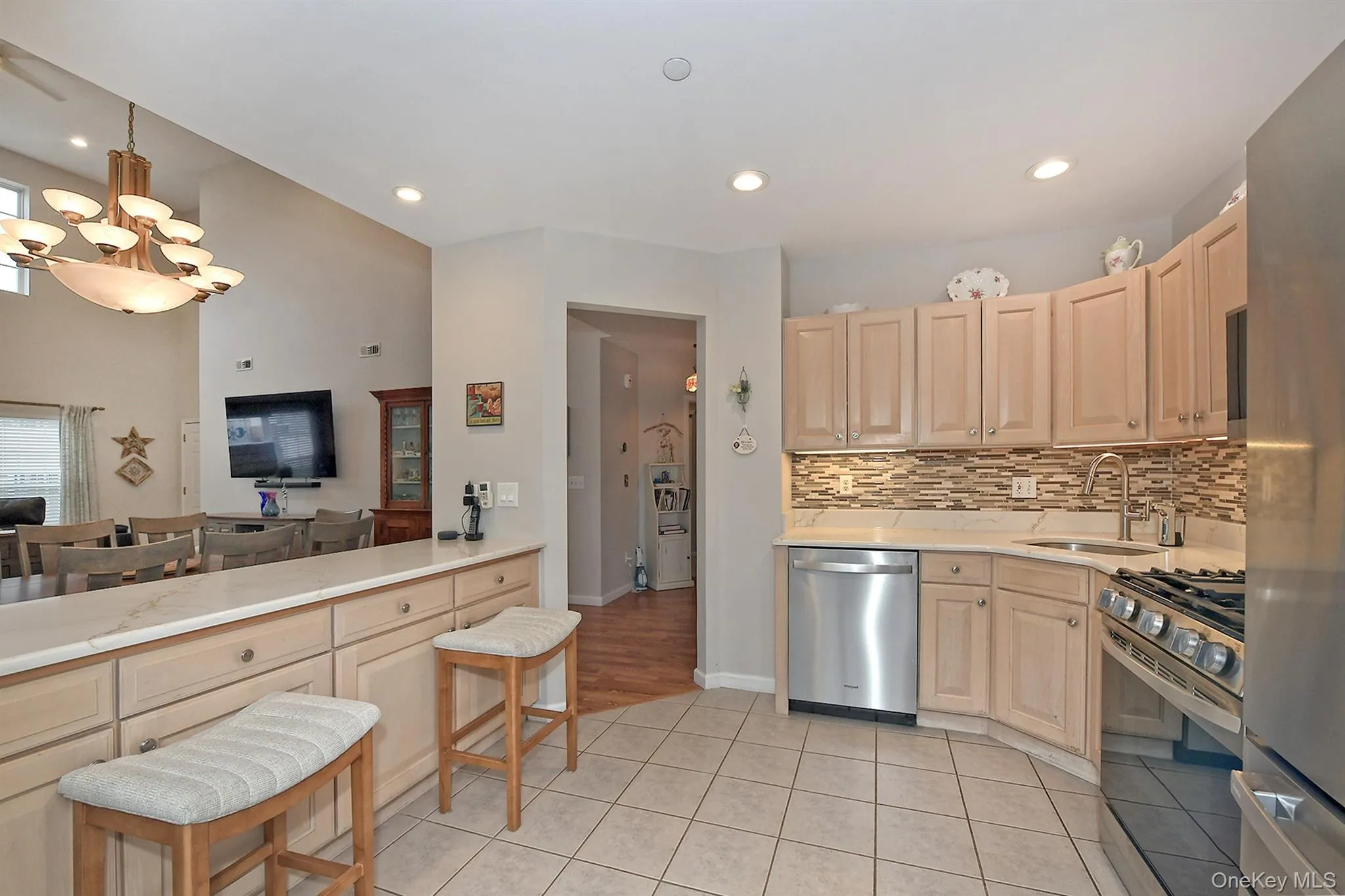 Kitchen w/pantry Kitchen w/pantry
