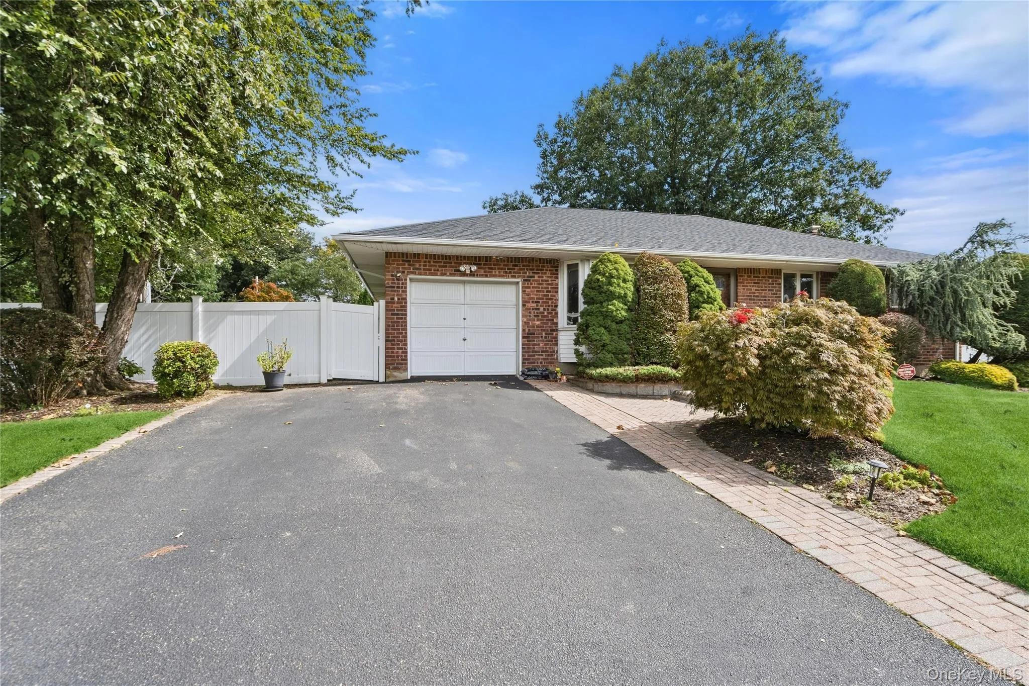 15 Elmwood Lane, Oyster Bay, NY, 3 Bedrooms Bedrooms, 7 Rooms Rooms,2 BathroomsBathrooms,Residential,For Rent,Elmwood,0,1053095 15 Elmwood Lane, Oyster Bay, NY, 3 Bedrooms Bedrooms, 7 Rooms Rooms,2 BathroomsBathrooms,Residential,For Rent,Elmwood,0,1053095