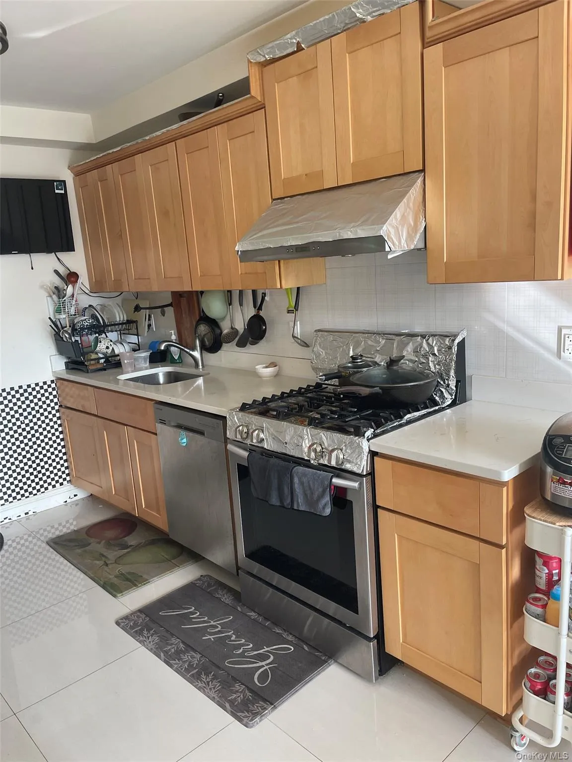 65-38 Austin Street, New York, NY, 3 Bedrooms Bedrooms, 5 Rooms Rooms,2 BathroomsBathrooms,Residential,For Rent,Austin,0,1053101 65-38 Austin Street, New York, NY, 3 Bedrooms Bedrooms, 5 Rooms Rooms,2 BathroomsBathrooms,Residential,For Rent,Austin,0,1053101