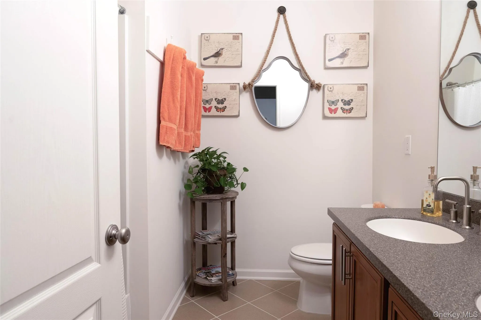 Full Bath upstairs Full Bath upstairs
