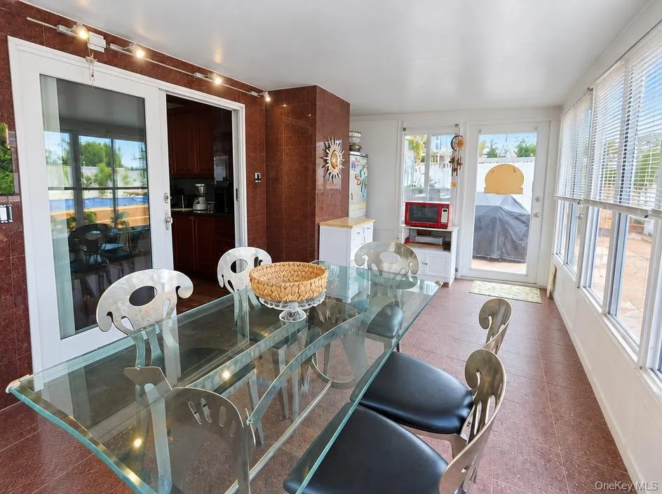 162-18 96th Street, New York, NY, 4 Bedrooms Bedrooms, 12 Rooms Rooms,2 BathroomsBathrooms,Residential,For Rent,96th,0,1053108 162-18 96th Street, New York, NY, 4 Bedrooms Bedrooms, 12 Rooms Rooms,2 BathroomsBathrooms,Residential,For Rent,96th,0,1053108