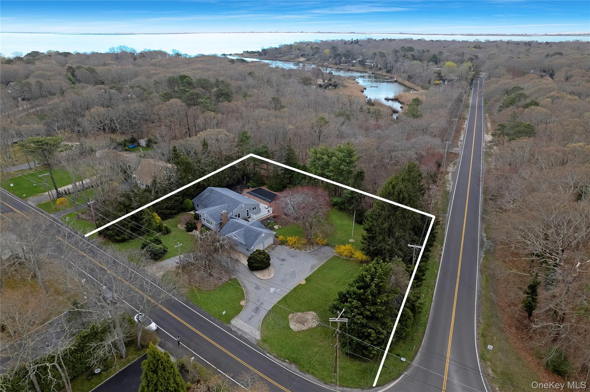 25 Squires Avenue, Southampton, NY, 3 Bedrooms Bedrooms, 9 Rooms Rooms,2 BathroomsBathrooms,Residential Lease,For Rent,Squires,0,1053115 25 Squires Avenue, Southampton, NY, 3 Bedrooms Bedrooms, 9 Rooms Rooms,2 BathroomsBathrooms,Residential Lease,For Rent,Squires,0,1053115