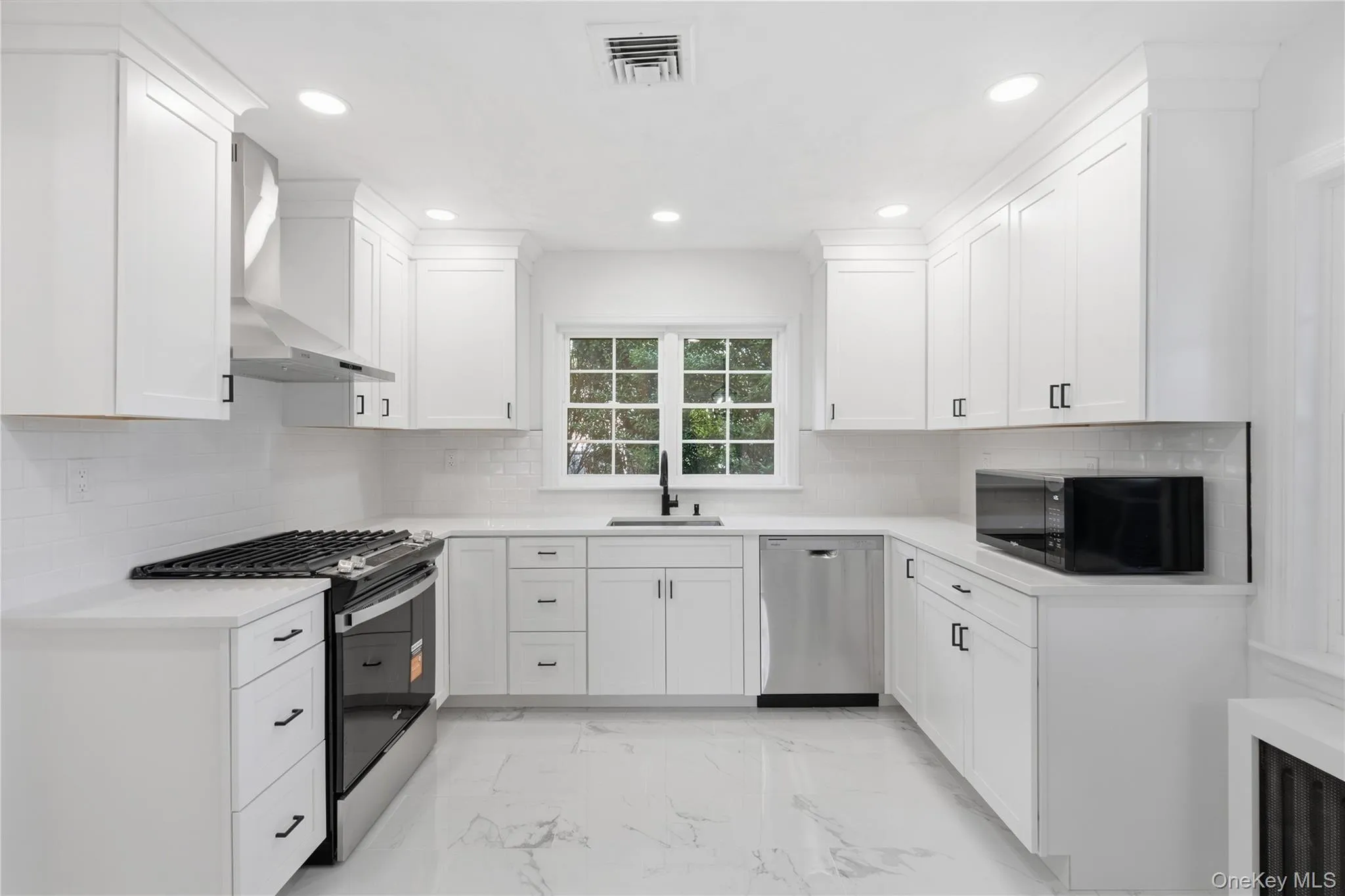 304 Kilburn Road, Hempstead, NY, 3 Bedrooms Bedrooms, 6 Rooms Rooms,2 BathroomsBathrooms,Residential,For Rent,Kilburn,0,1053118 304 Kilburn Road, Hempstead, NY, 3 Bedrooms Bedrooms, 6 Rooms Rooms,2 BathroomsBathrooms,Residential,For Rent,Kilburn,0,1053118