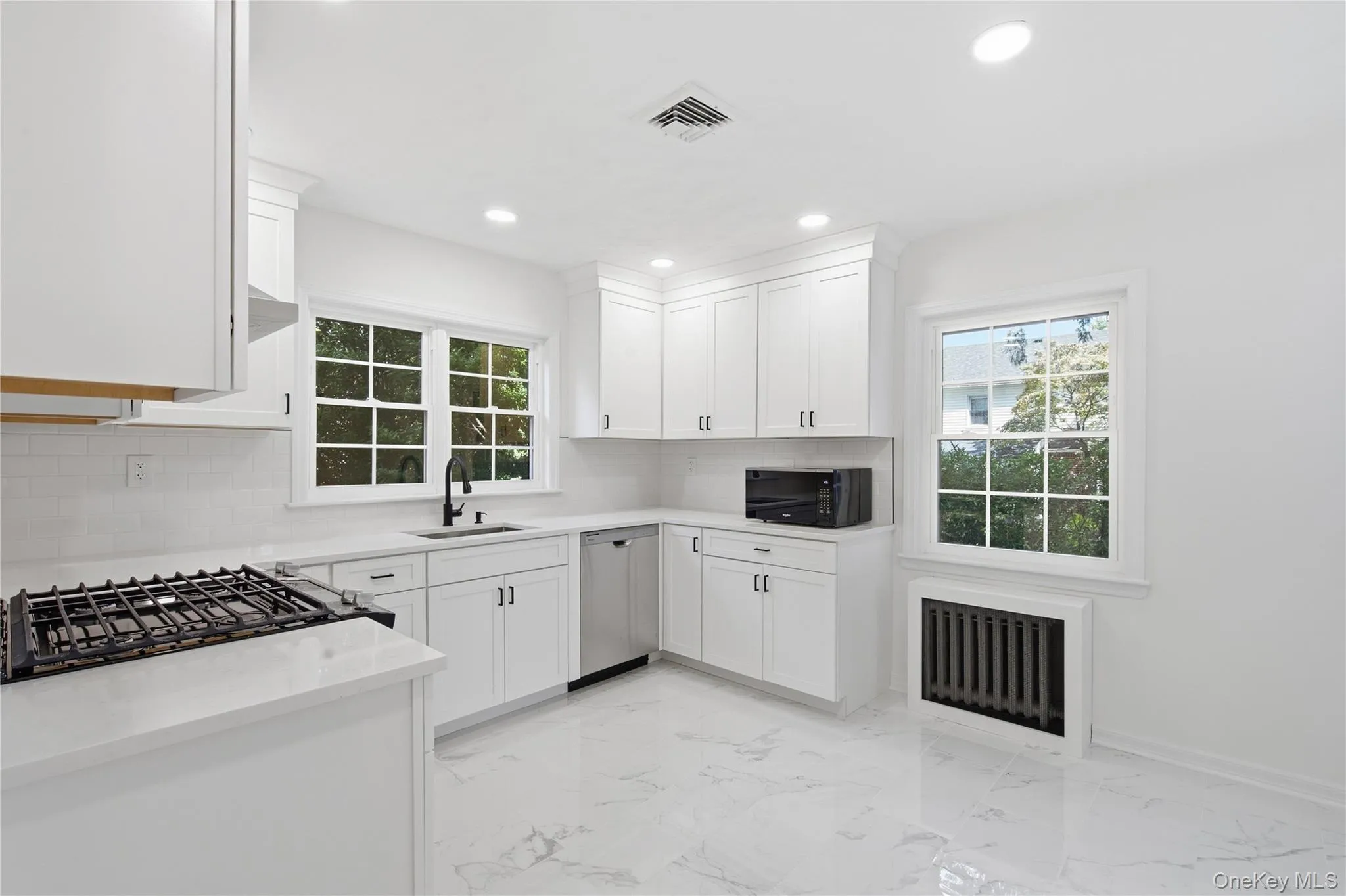 304 Kilburn Road, Hempstead, NY, 3 Bedrooms Bedrooms, 6 Rooms Rooms,2 BathroomsBathrooms,Residential,For Rent,Kilburn,0,1053118 304 Kilburn Road, Hempstead, NY, 3 Bedrooms Bedrooms, 6 Rooms Rooms,2 BathroomsBathrooms,Residential,For Rent,Kilburn,0,1053118