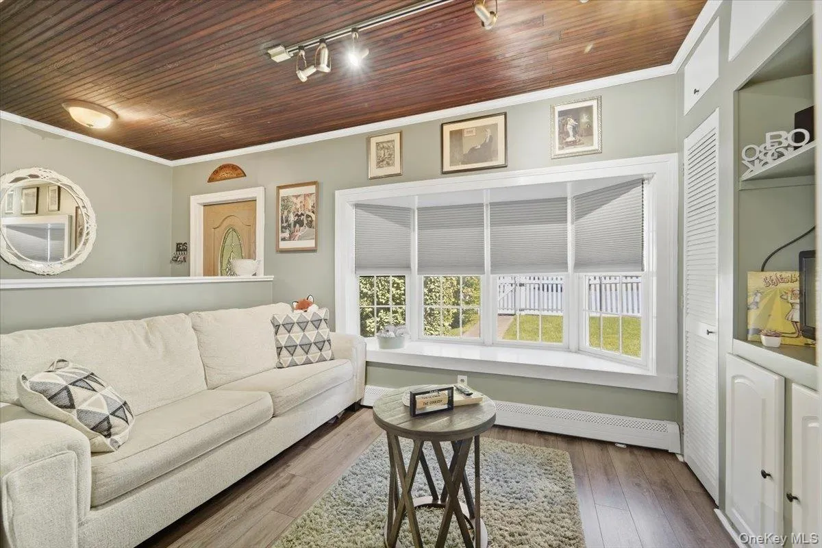 With wood ceiling and bay window With wood ceiling and bay window