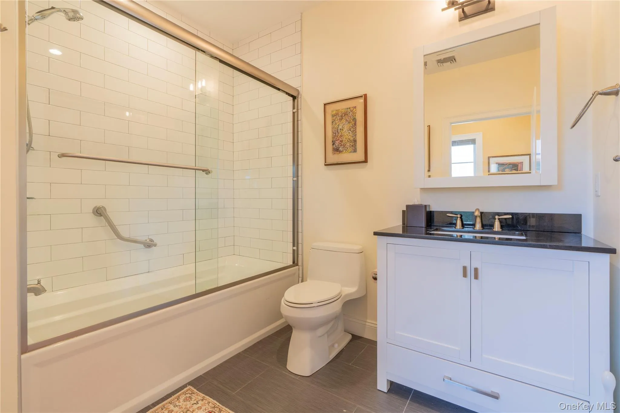 2nd Bedroom has a Full Bathroom with a Soaking Tub/Shower 2nd Bedroom has a Full Bathroom with a Soaking Tub/Shower