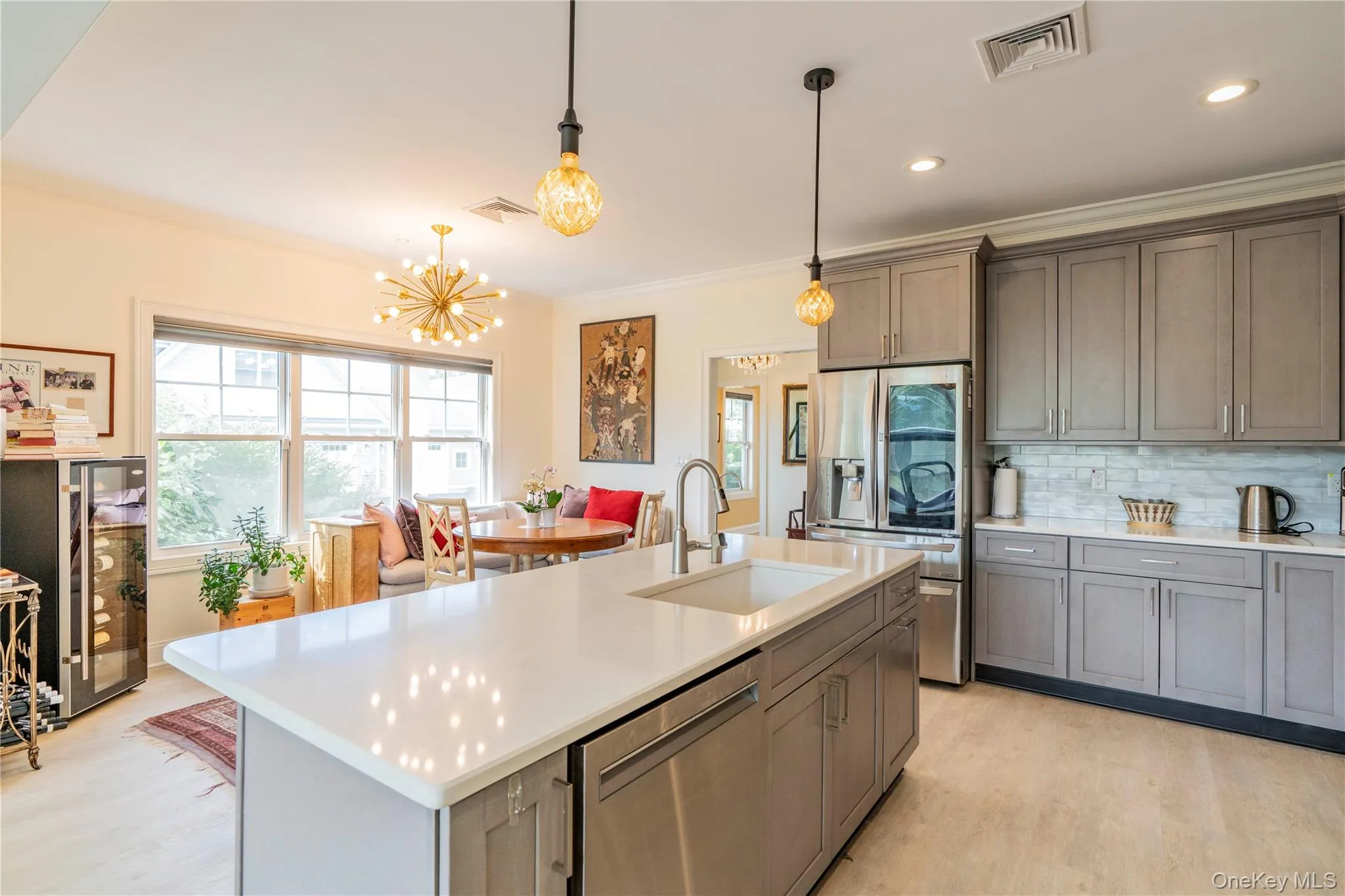 Kitchen Island has Open View to the Dining Area Kitchen Island has Open View to the Dining Area