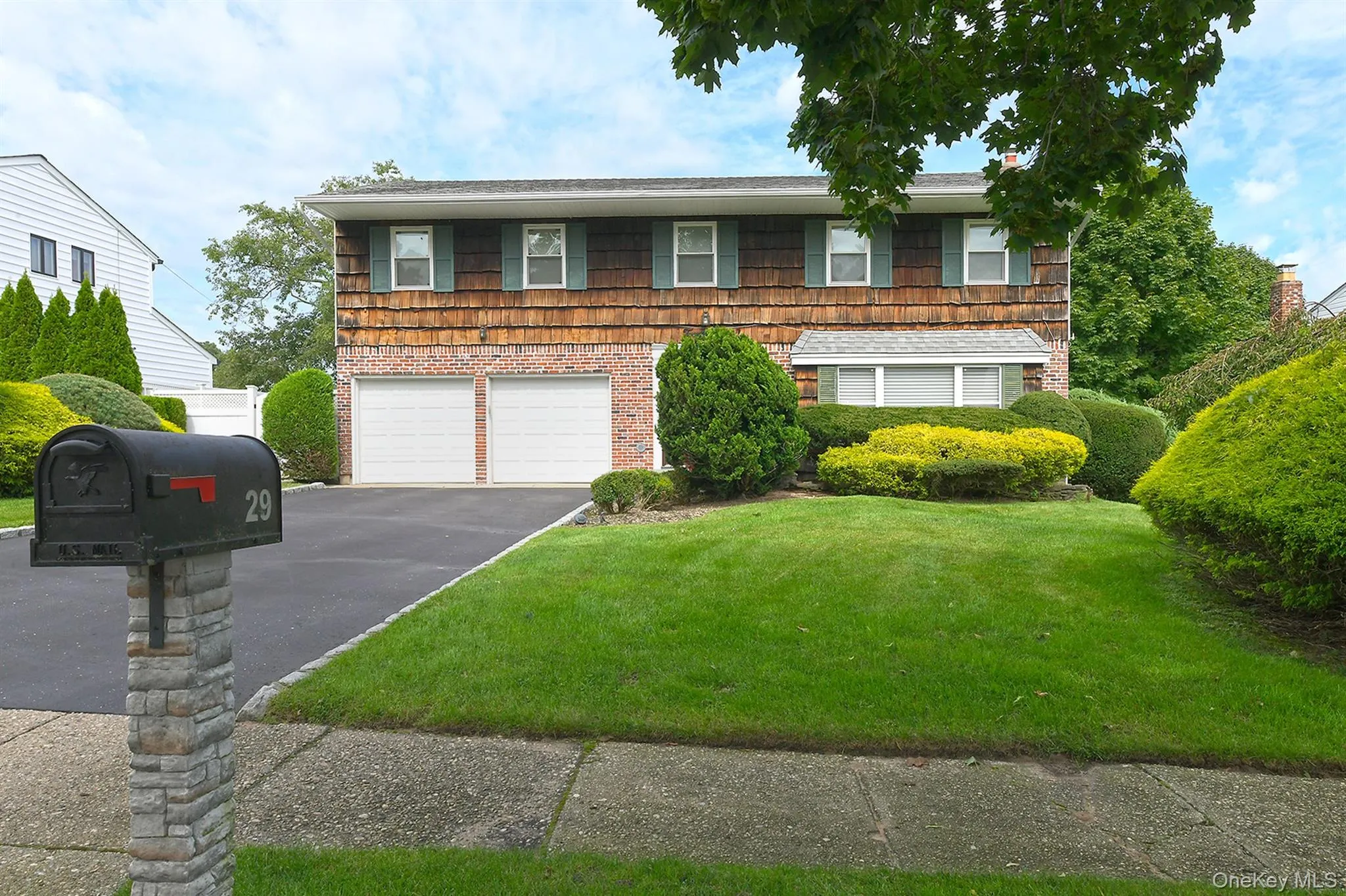 29 Abbot Road, Smithtown, NY, 4 Bedrooms Bedrooms, 8 Rooms Rooms,2 BathroomsBathrooms,Residential,For Rent,Abbot,0,1053132 29 Abbot Road, Smithtown, NY, 4 Bedrooms Bedrooms, 8 Rooms Rooms,2 BathroomsBathrooms,Residential,For Rent,Abbot,0,1053132