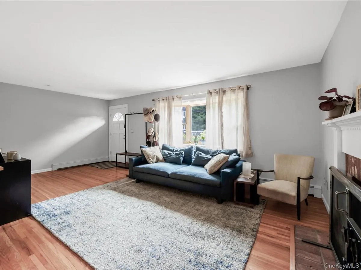 7 Sharon Avenue, Brookhaven, NY, 3 Bedrooms Bedrooms, 7 Rooms Rooms,2 BathroomsBathrooms,Residential,For Rent,Sharon,0,1053133 7 Sharon Avenue, Brookhaven, NY, 3 Bedrooms Bedrooms, 7 Rooms Rooms,2 BathroomsBathrooms,Residential,For Rent,Sharon,0,1053133